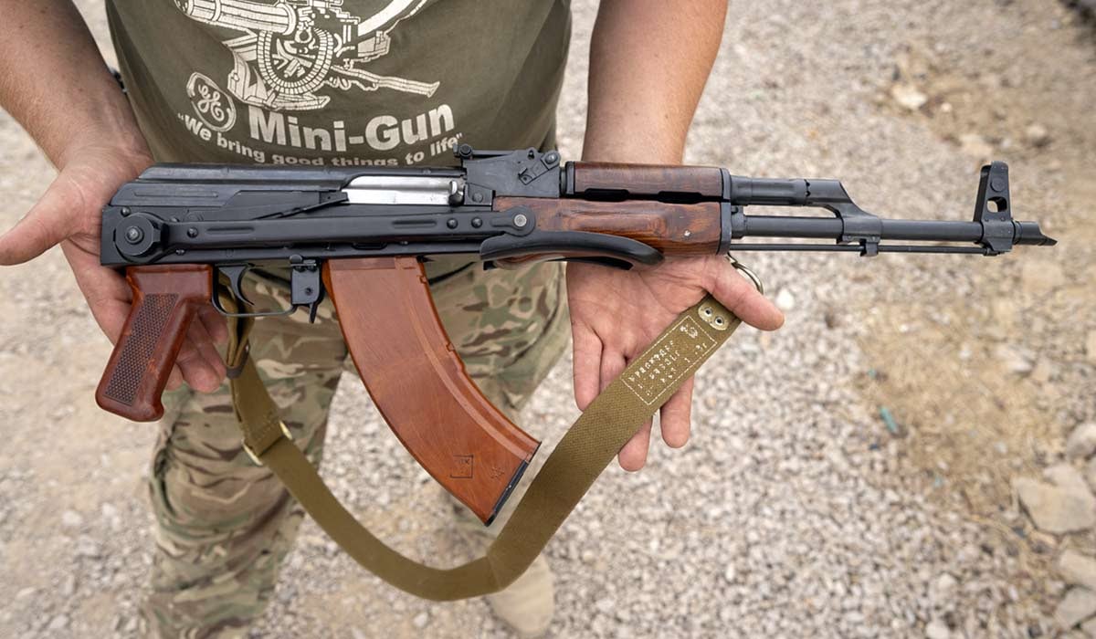 ak47 kalashnikov russia soviet ak red oktober