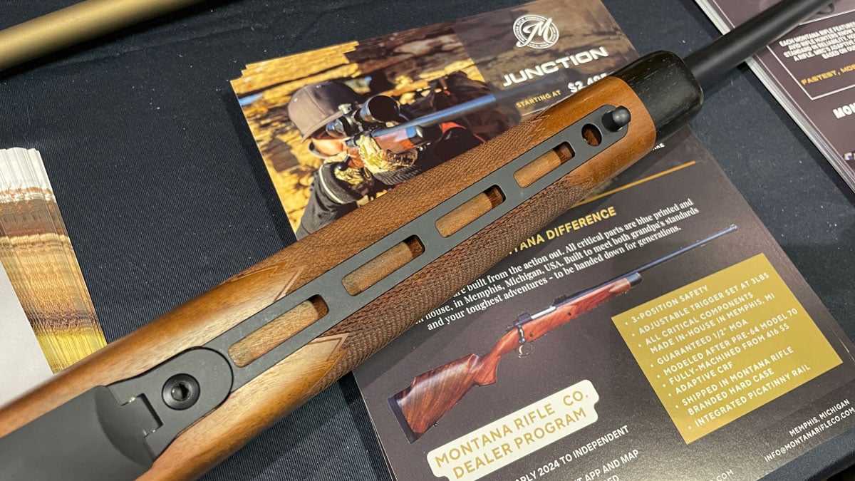 Integrated aluminum M-LOK rail