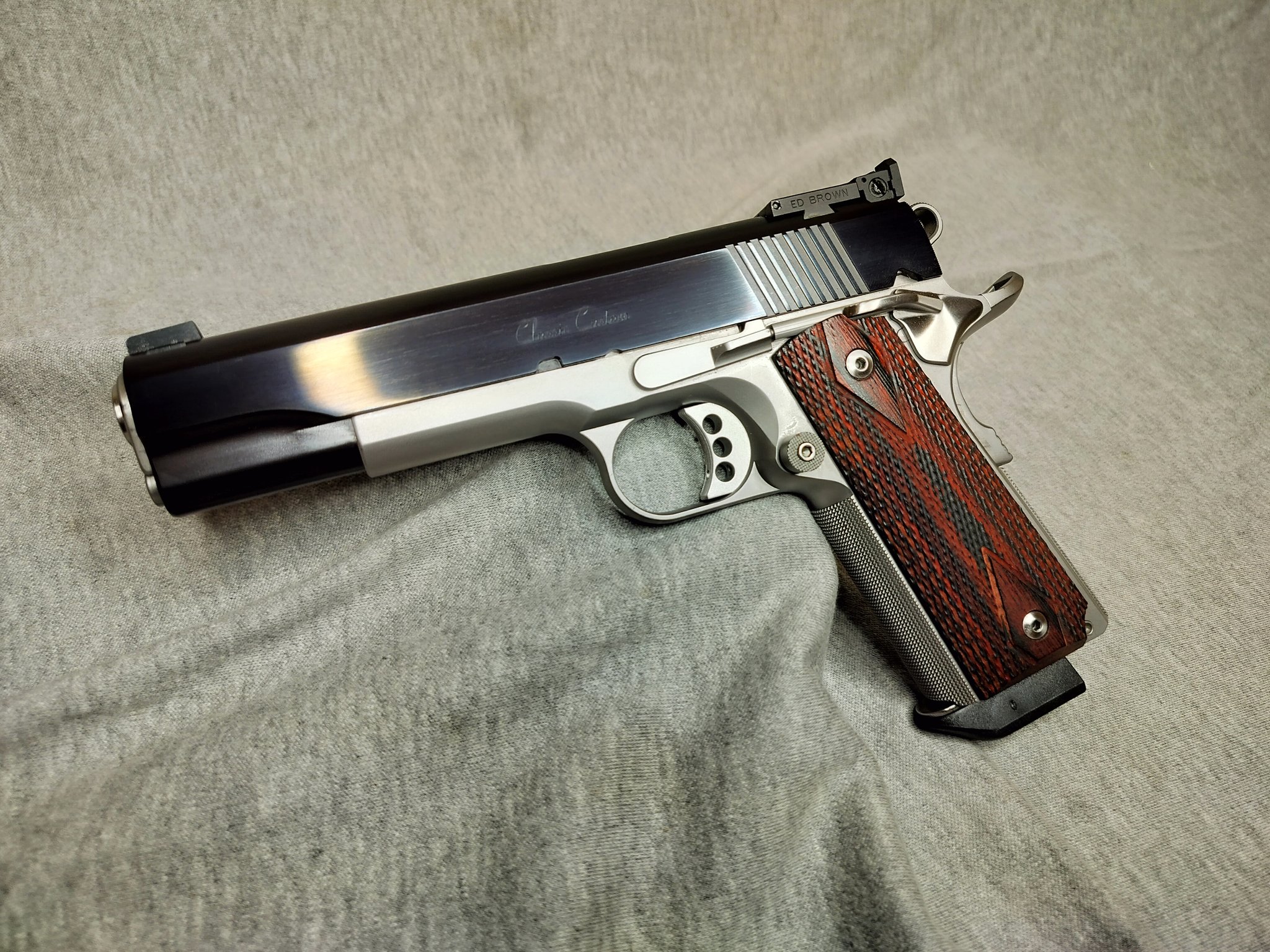 ED Brown Classic Custom ECOM00326370 353864