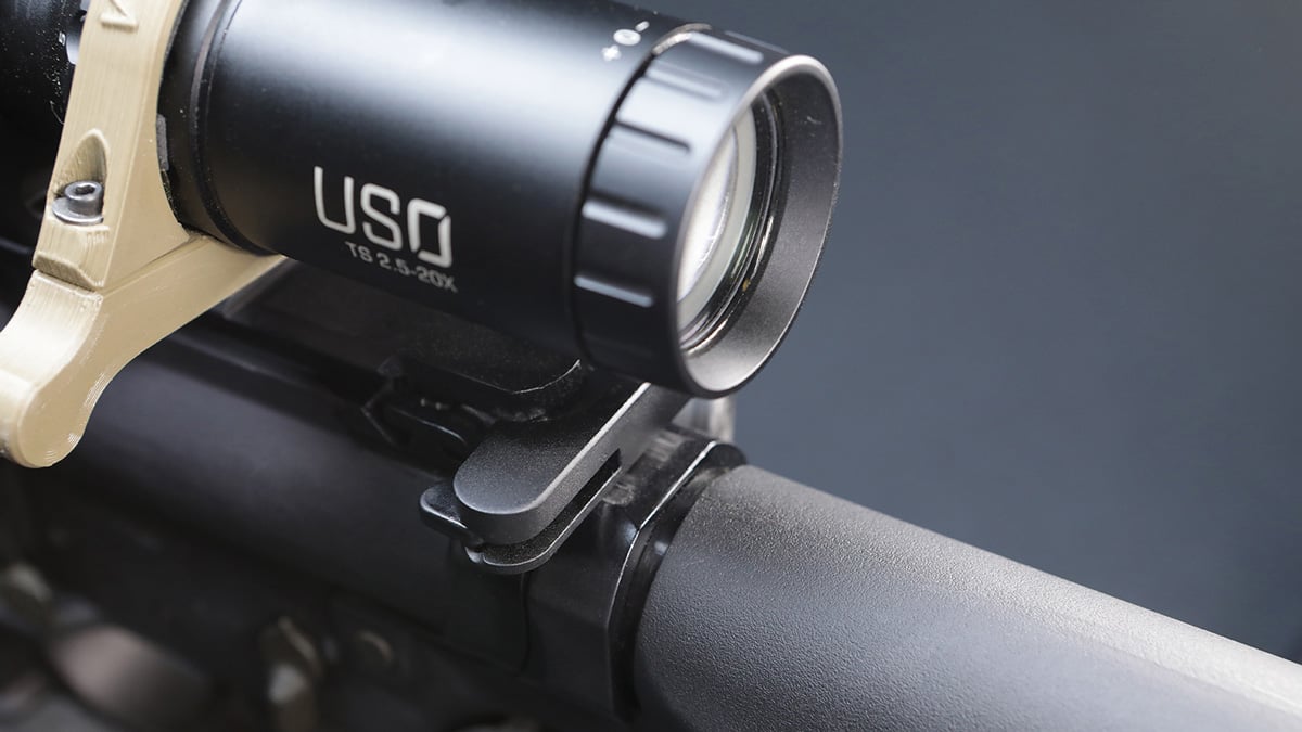charging handle on Smith & Wesson M&P10 rifle in 6.5 Creedmoor