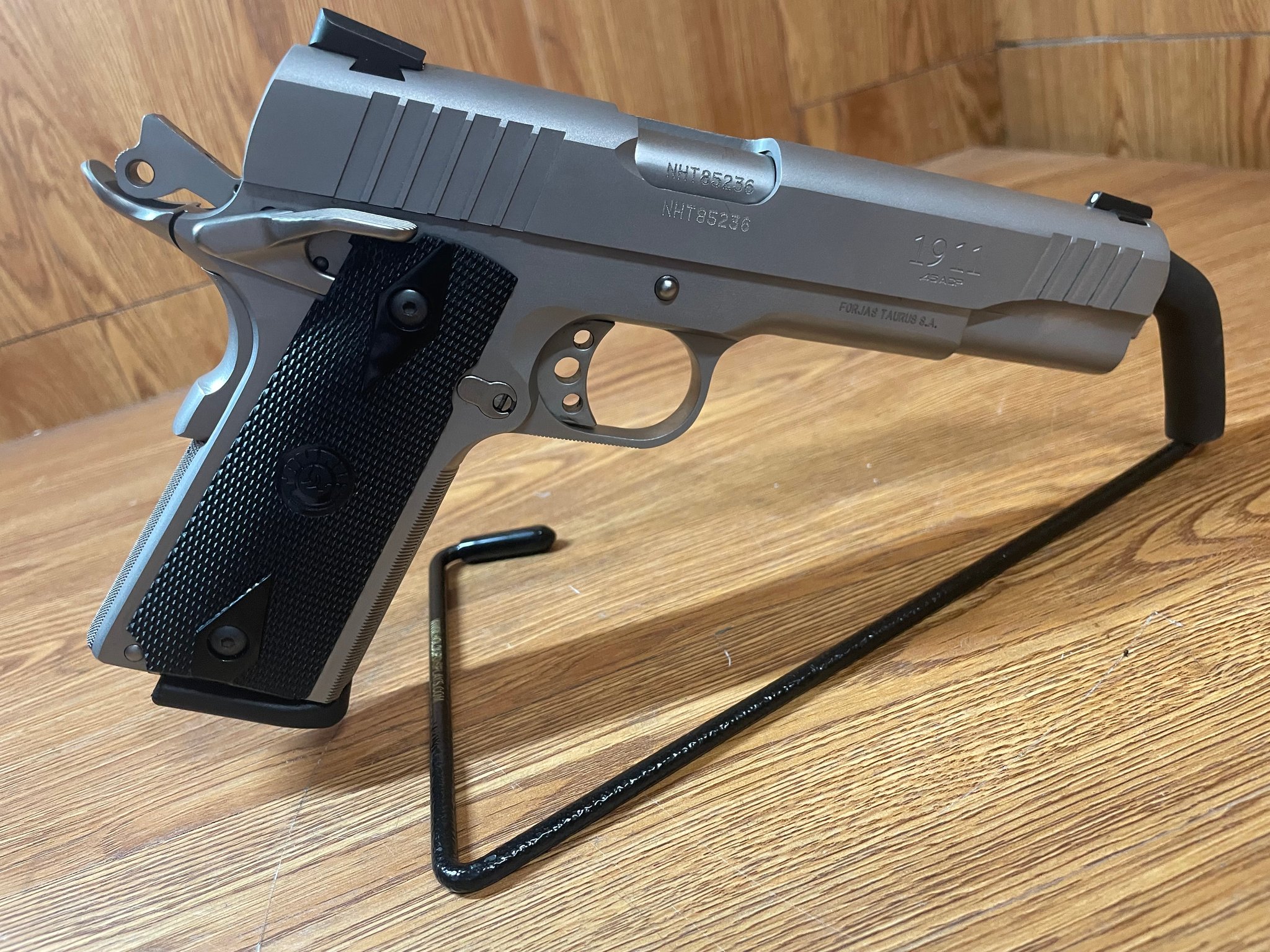 Taurus 1911 45 Acp
