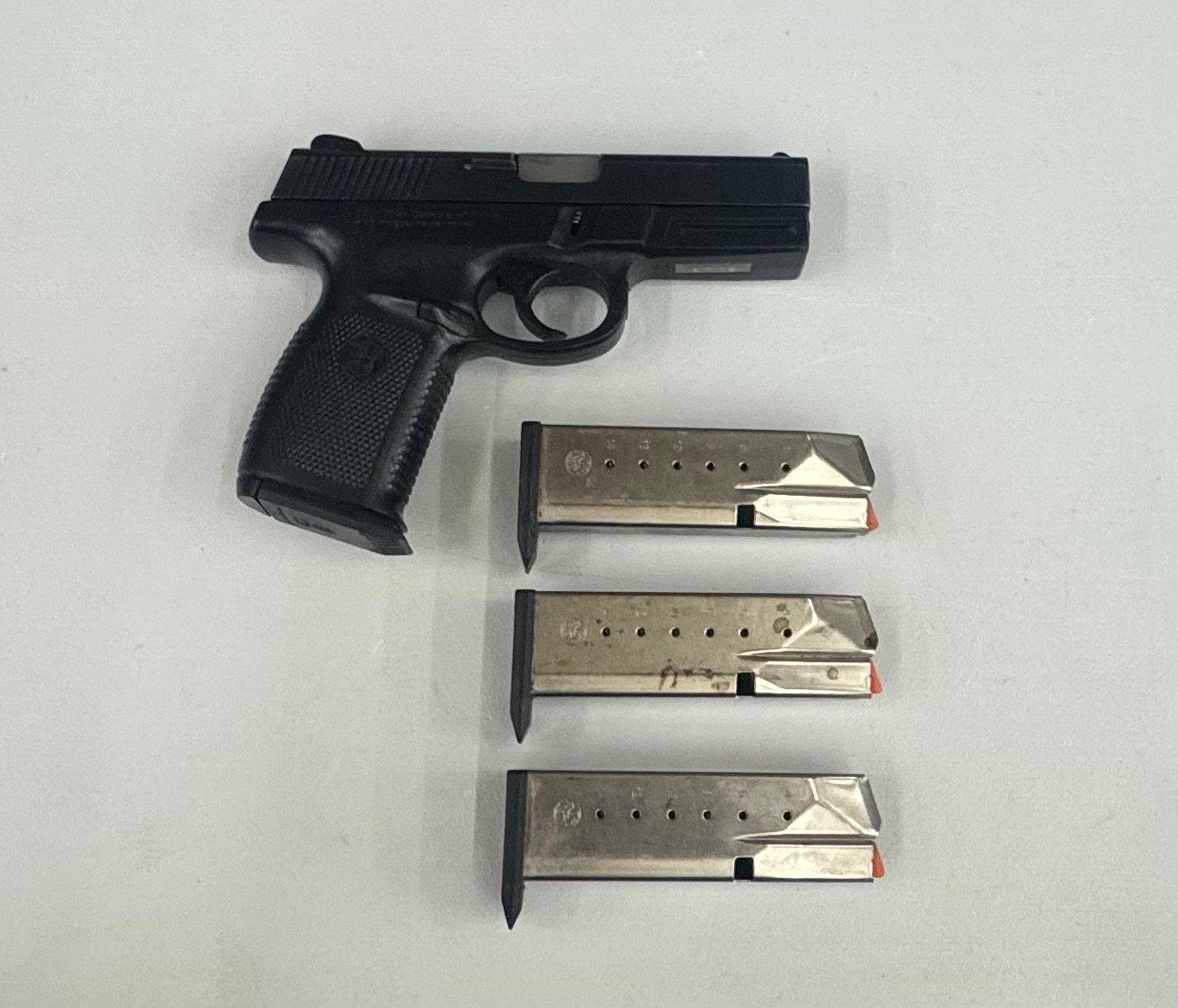 Smith & Wesson Sw40ve - For Sale, Used - Fair Condition :: Guns.com