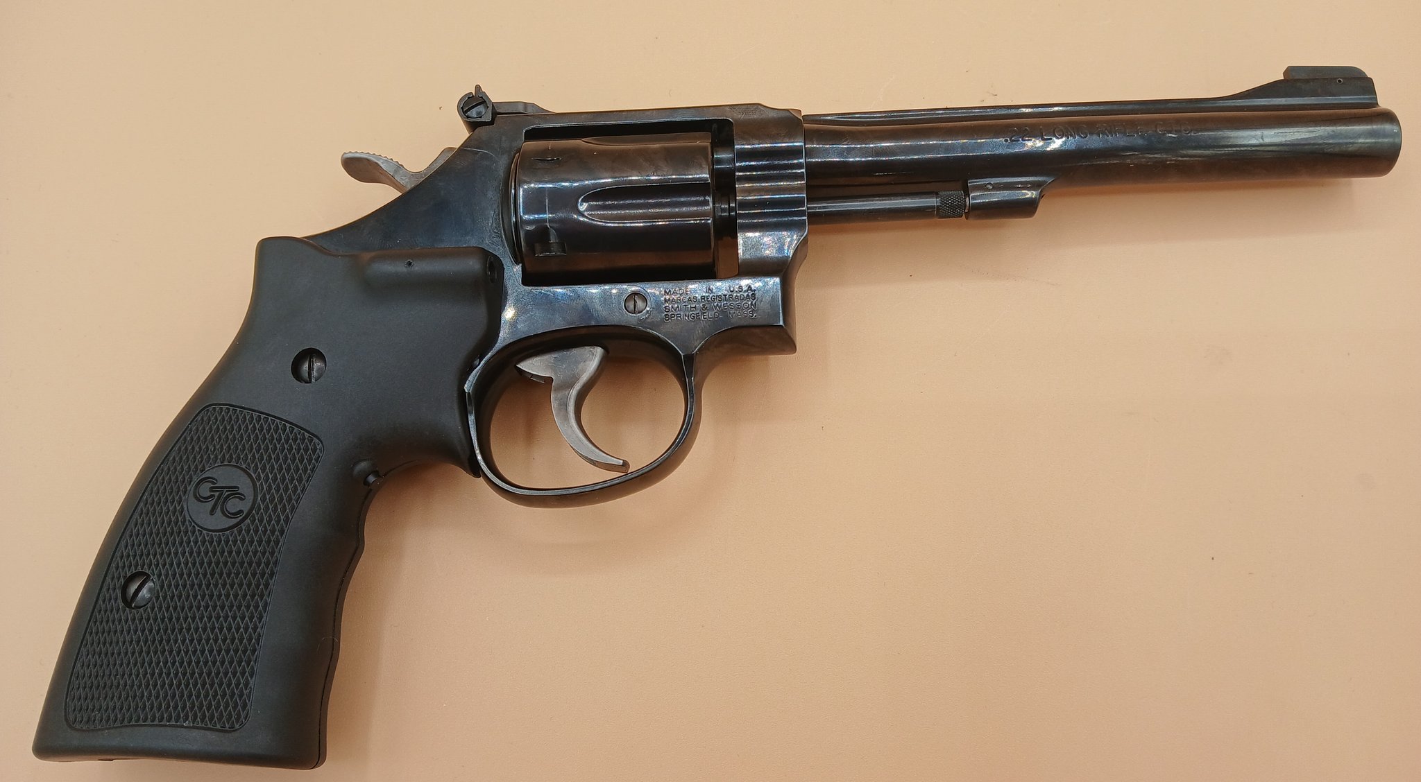 Smith & Wesson 17-6