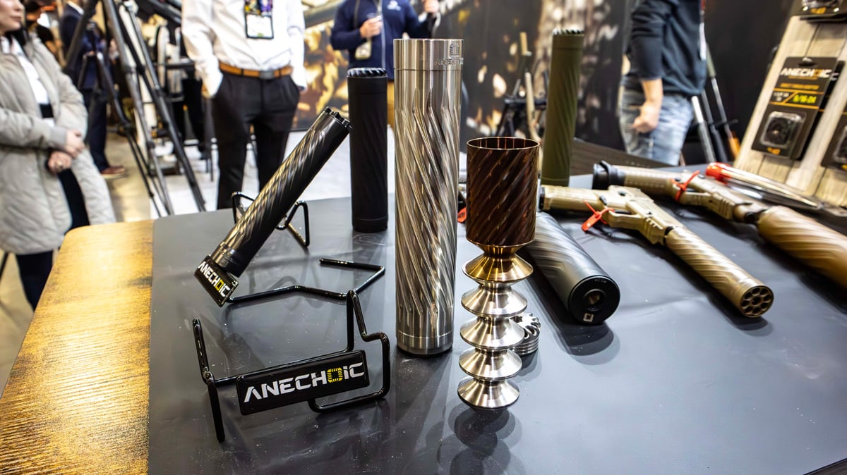 Anechoic suppressor baffles