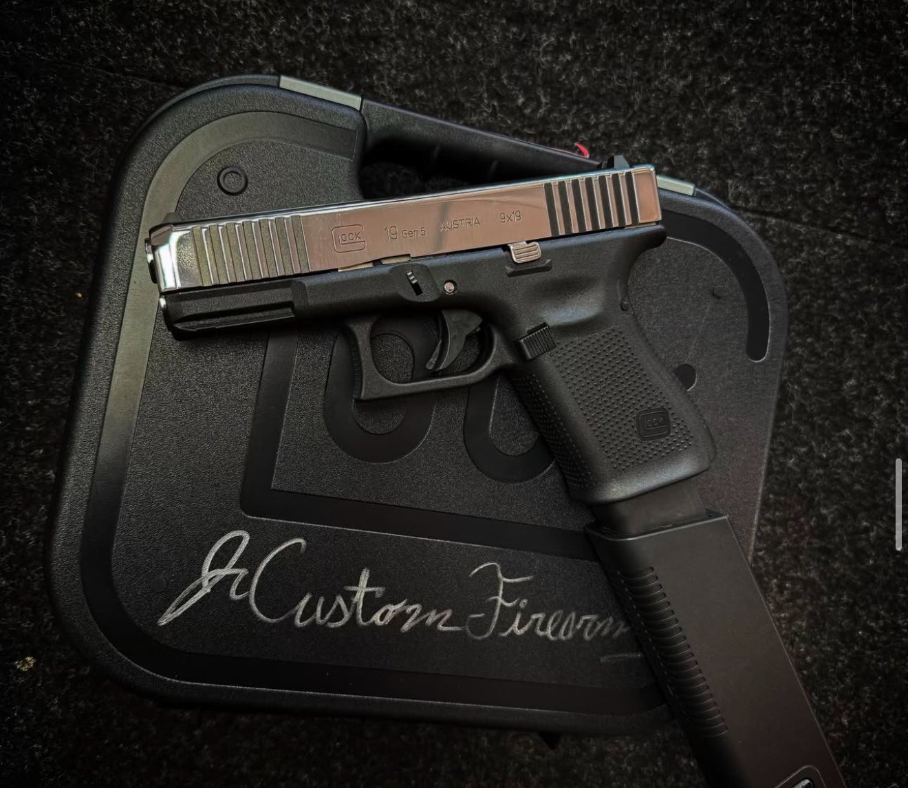Glock 19 Gen 5 Chrome