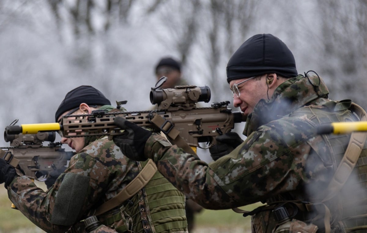 Luxembourg Army HK416