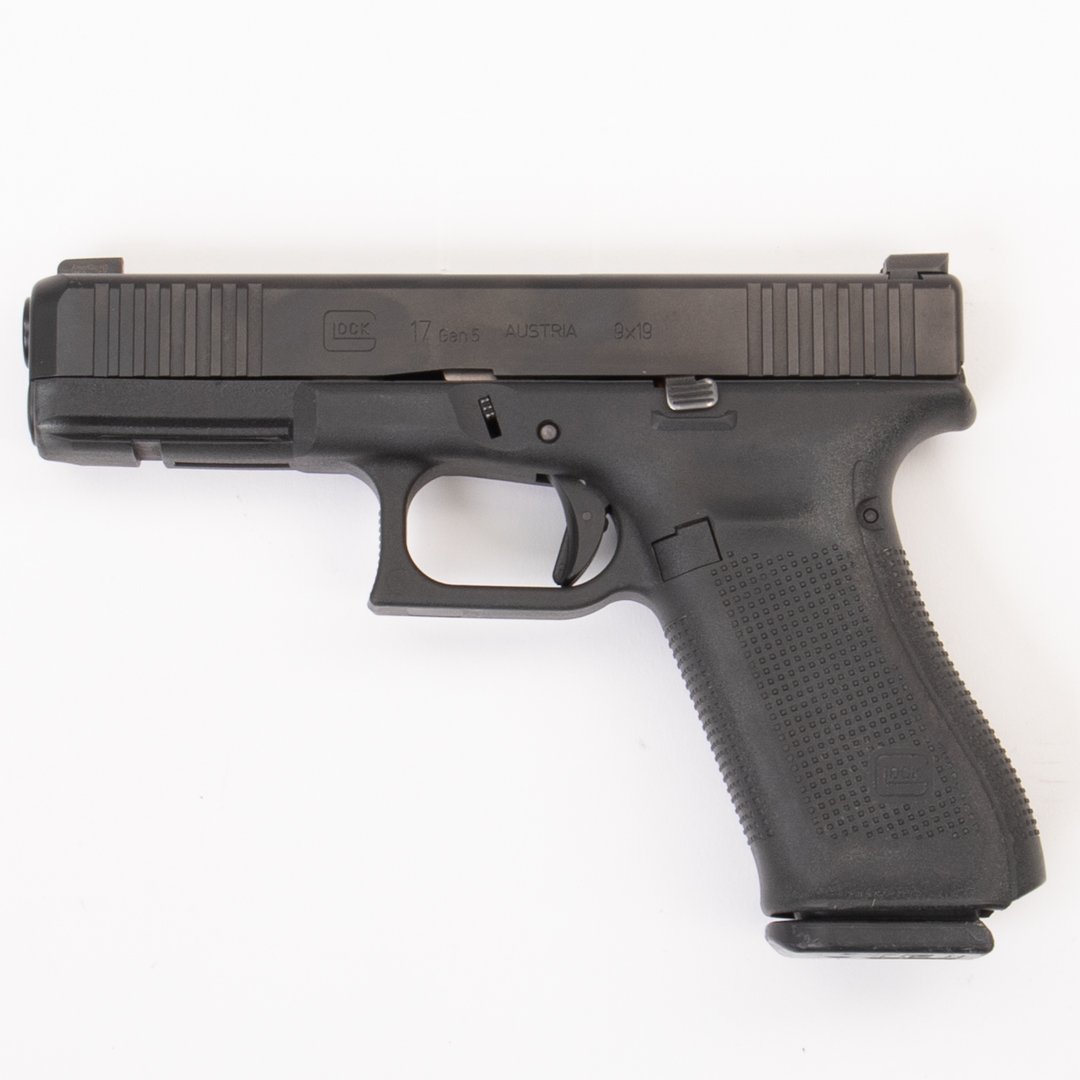 GLOCK G17 GEN5 (LE TRADE-IN) *NIGHT SIGHTS*