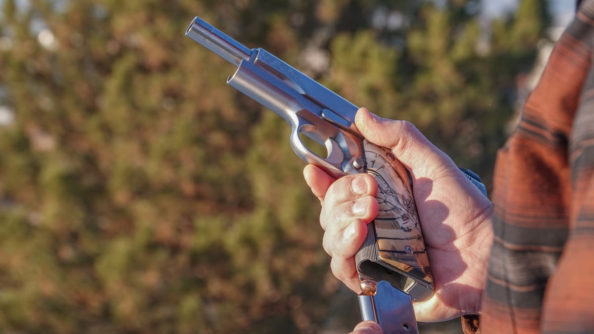 loading mag into Heirloom 1911