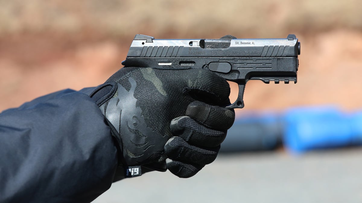 shooting Steyr M9 A2 MF