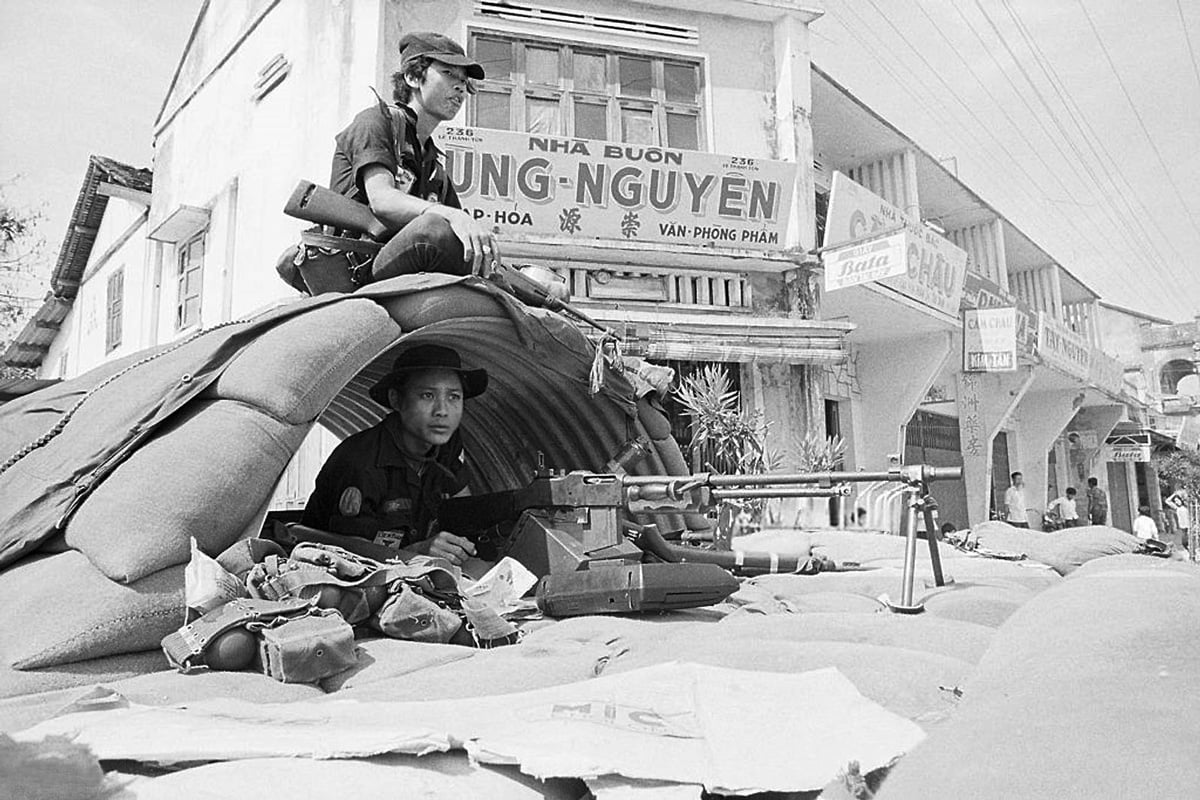 Vietnamese soldiers with BAR