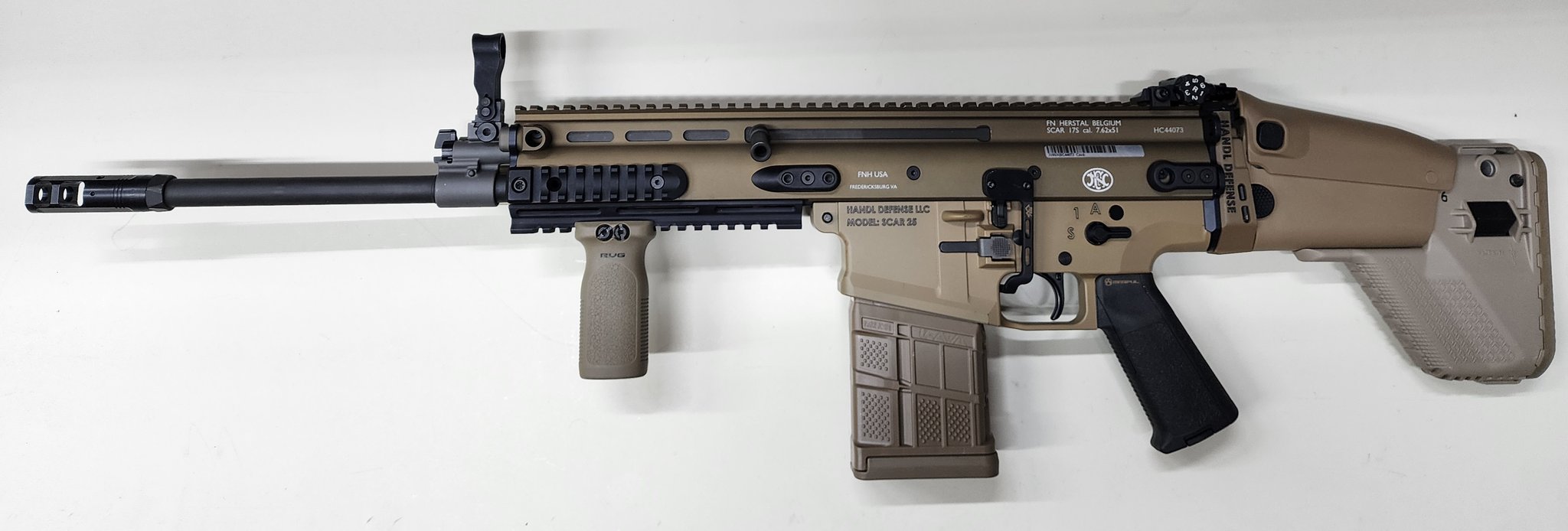 FN Scar 17s