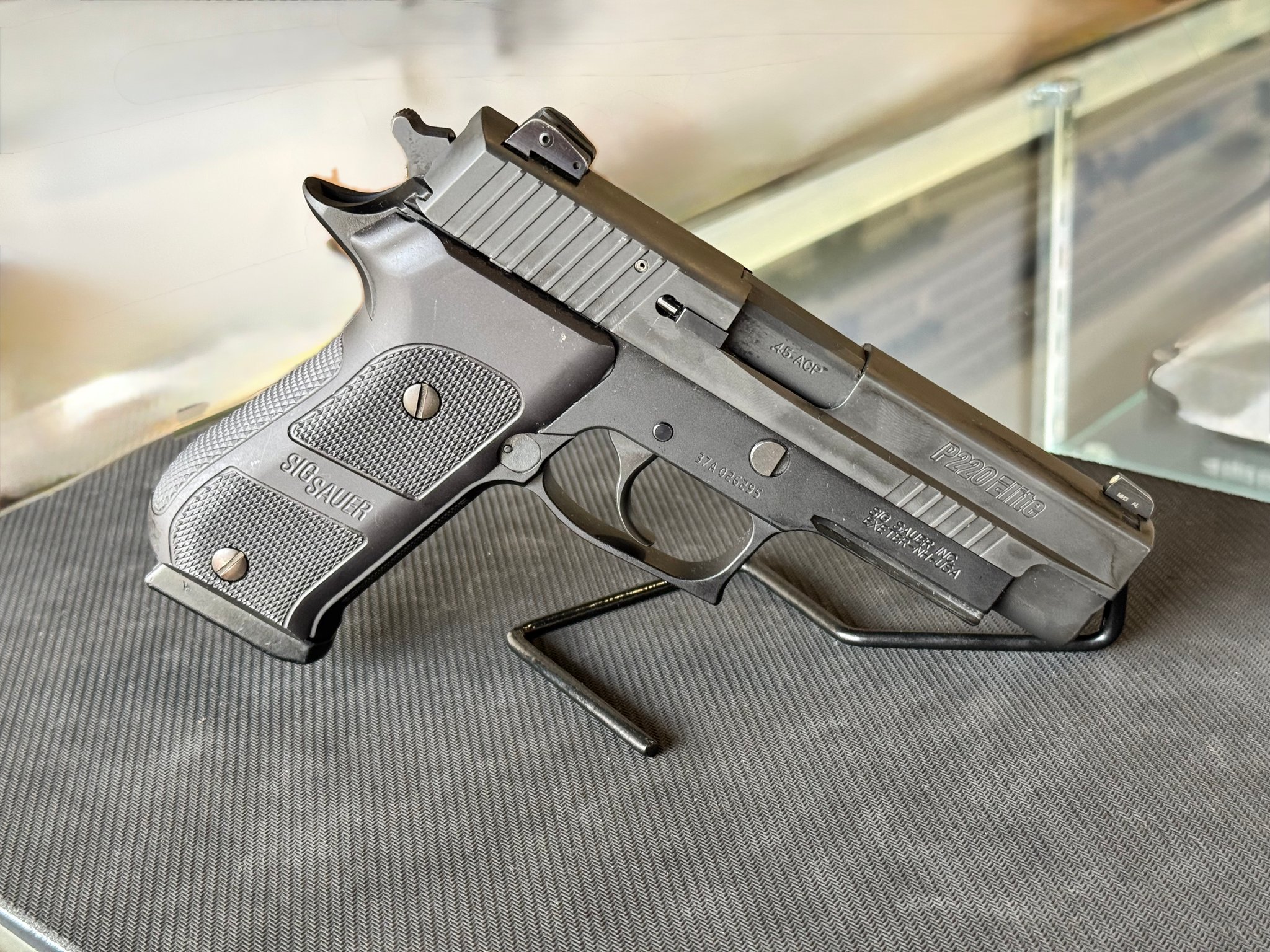 Sig Sauer P220 Elite