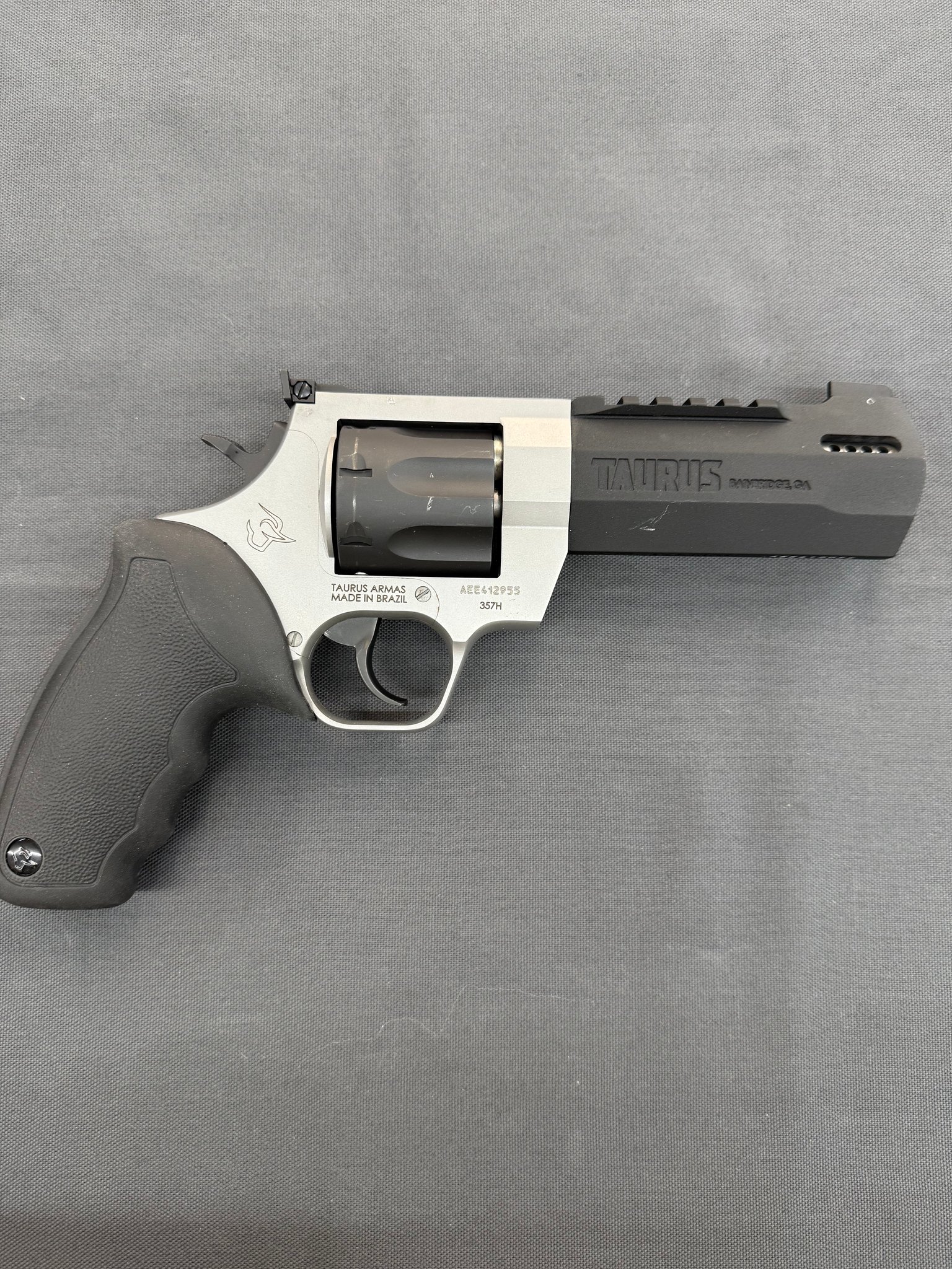 Taurus Raging Hunter
