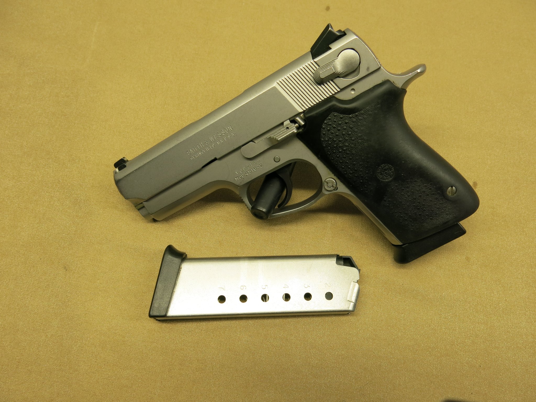 Smith & Wesson Mod. 4516-2