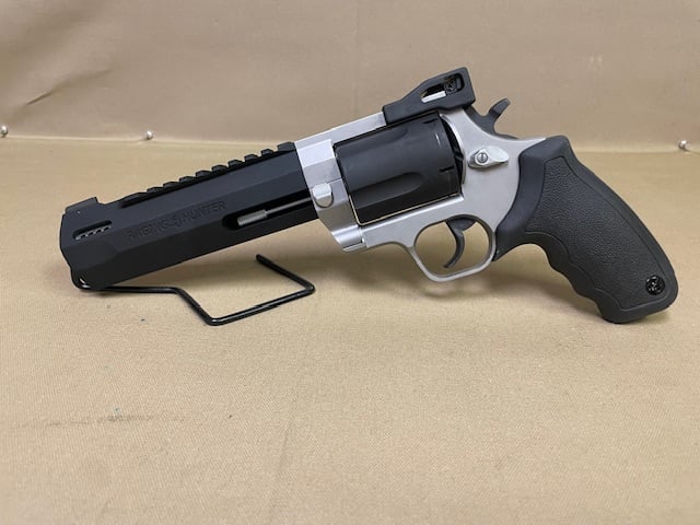 Taurus Raging Hunter 460