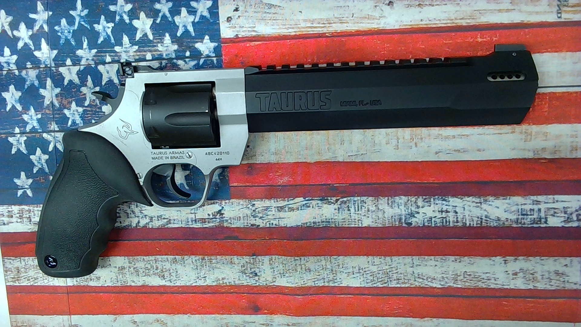 Taurus Raging Hunter