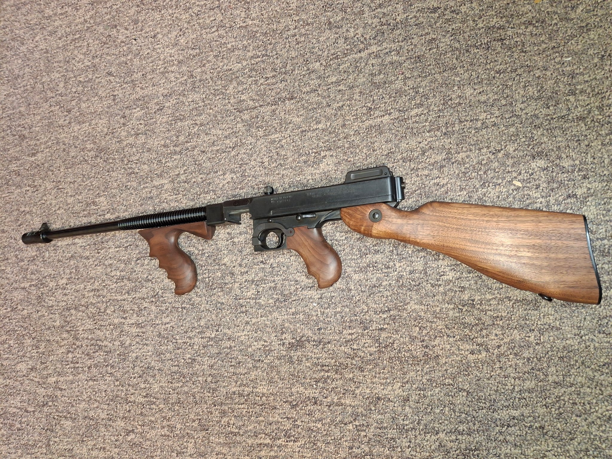 Auto-Ordnance Thompson 1927a-1 Deluxe Carbine