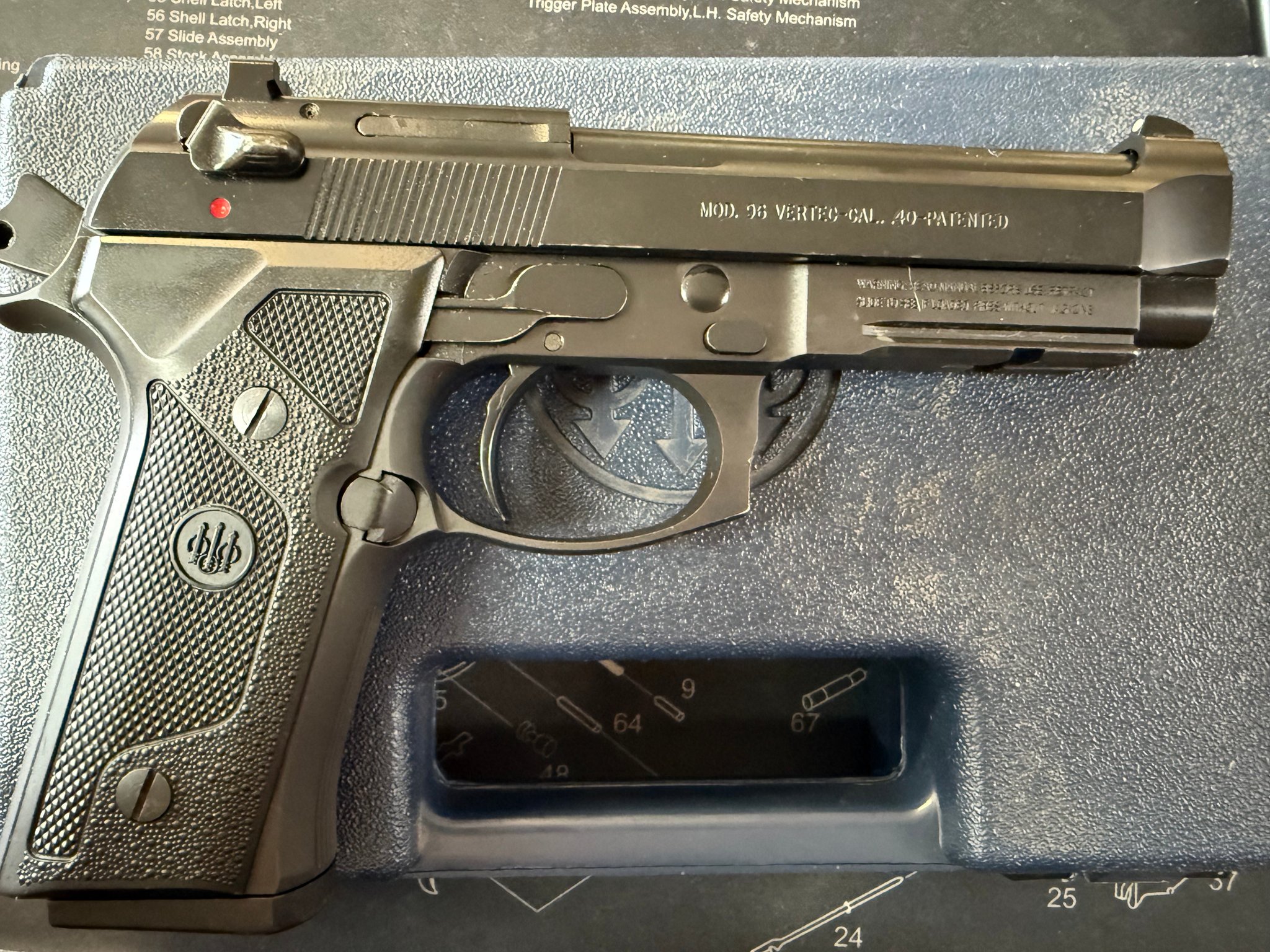 Beretta 96 Vertec