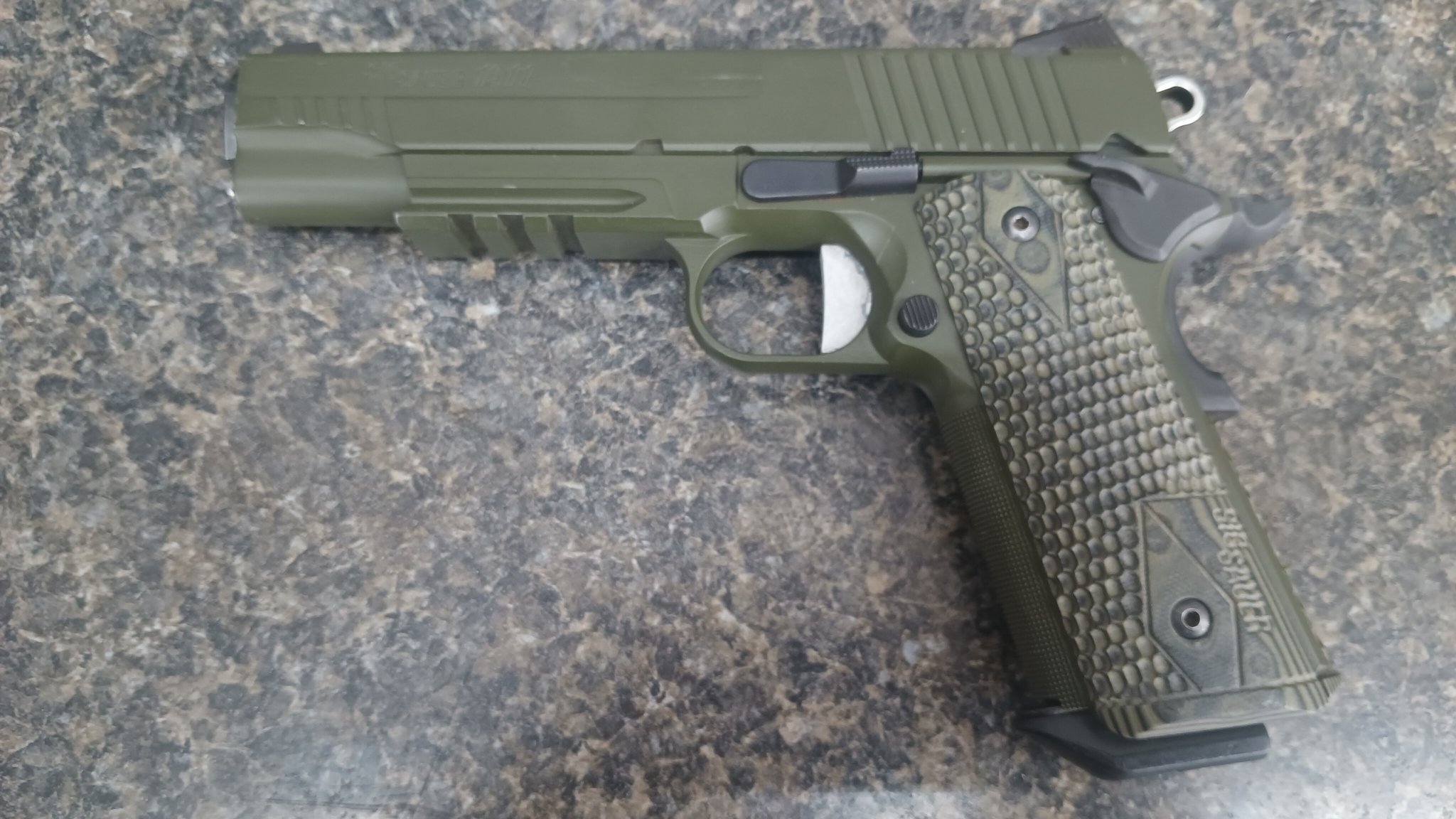 SIG SAUER 1911