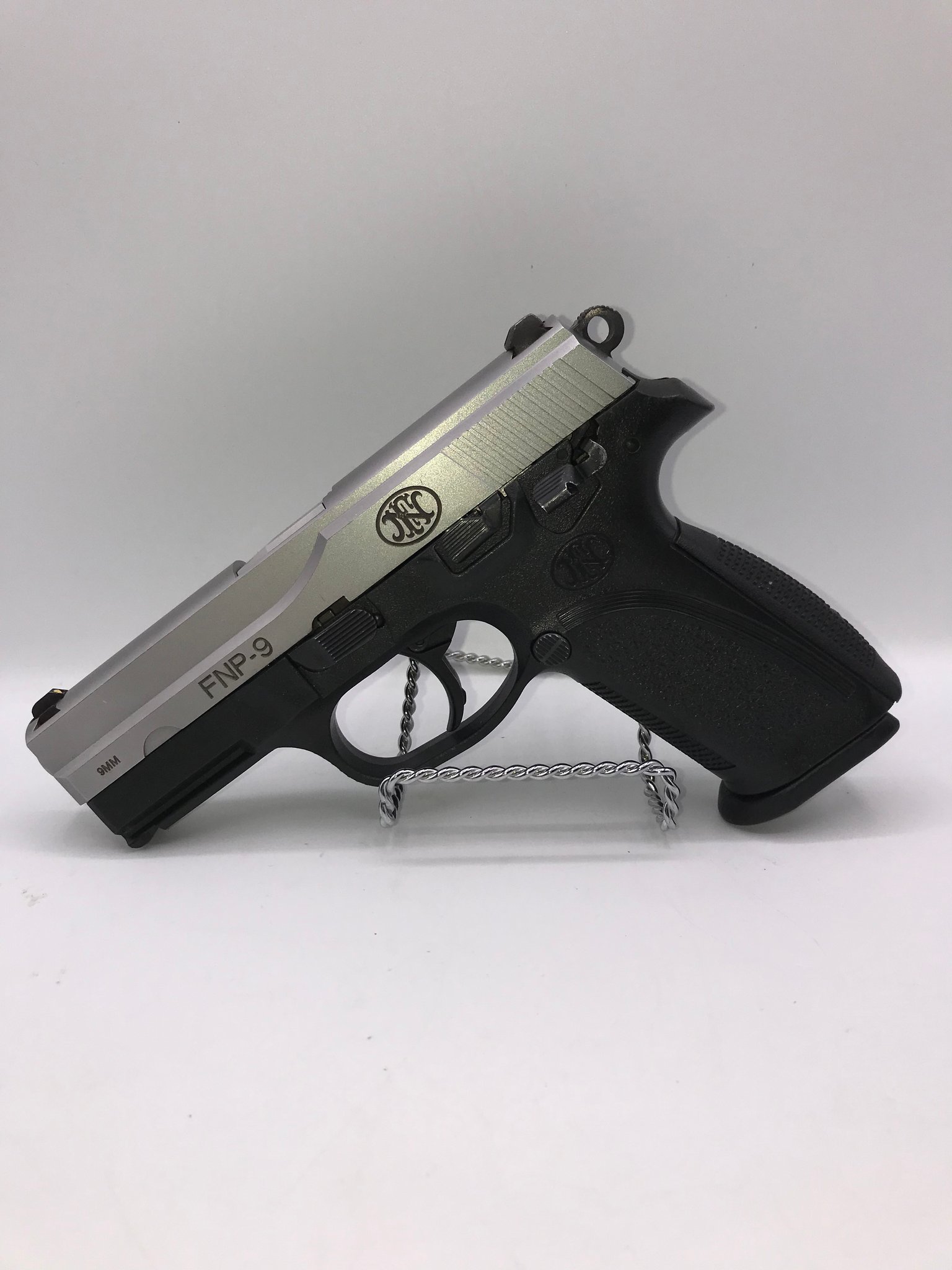 Fn p-9