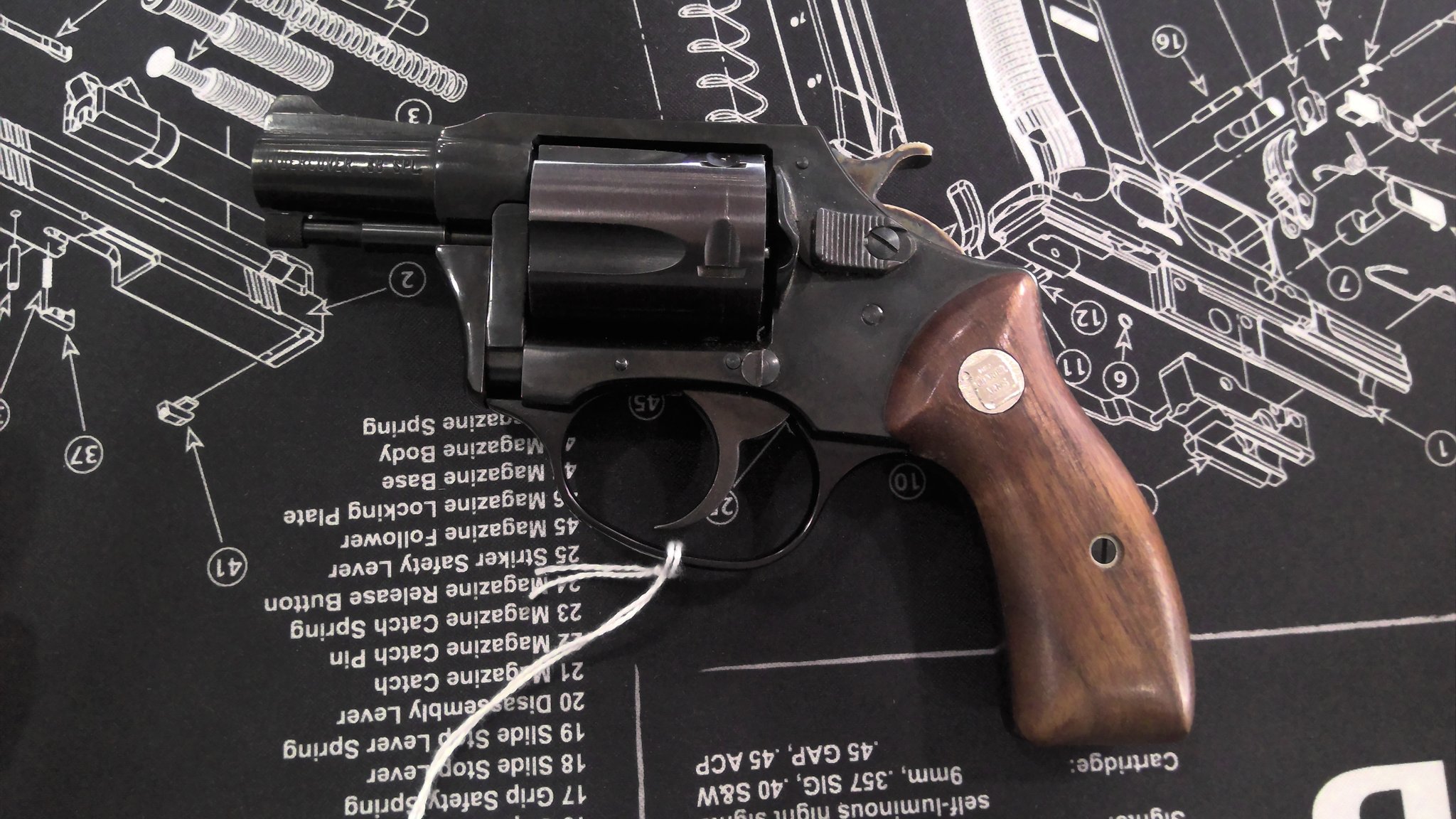 CHARTER Arms Undercover ECOM00436394 526205