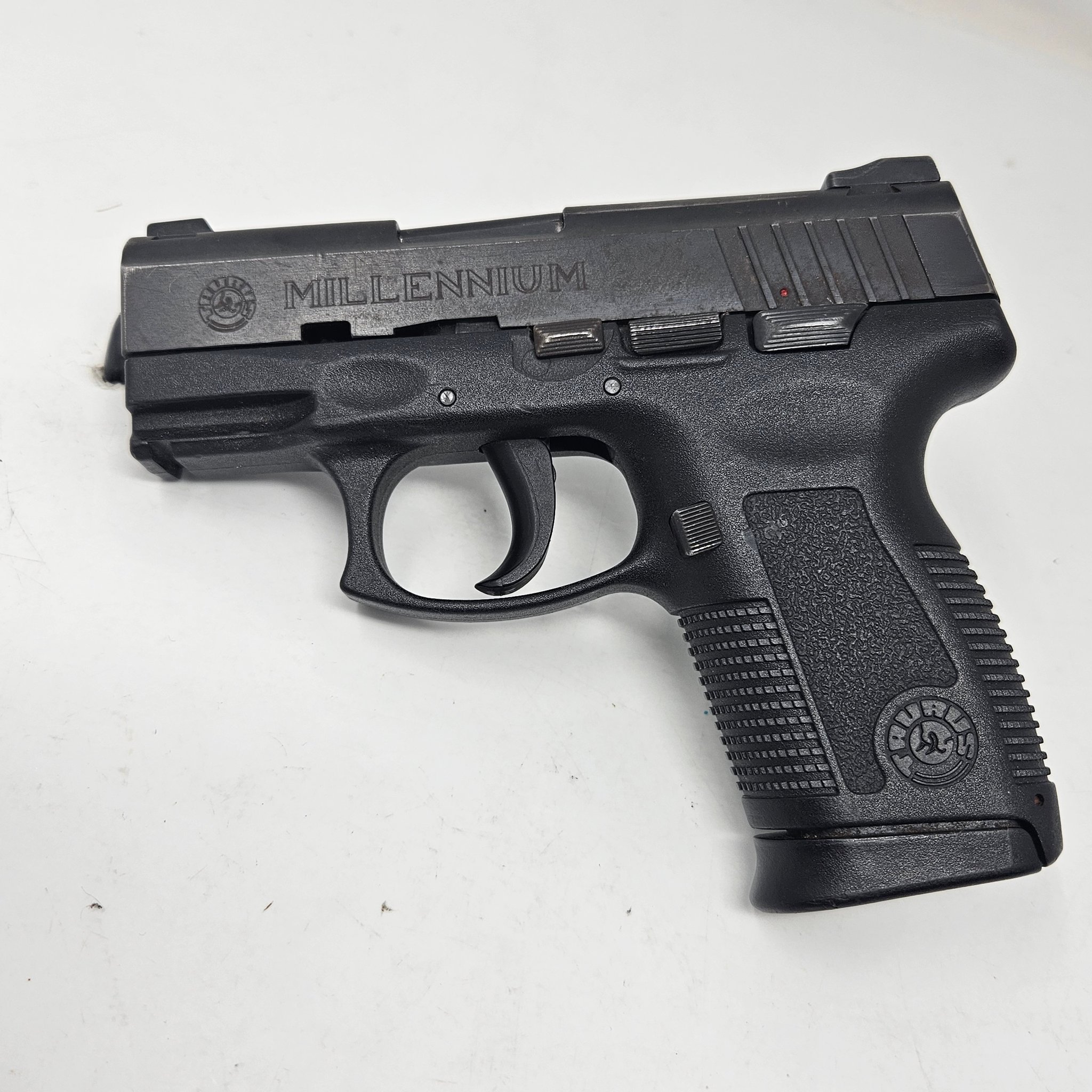 Taurus Pt-145 Millennium Pro