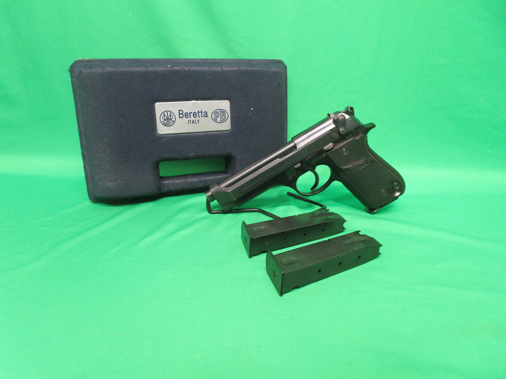 Beretta 92s