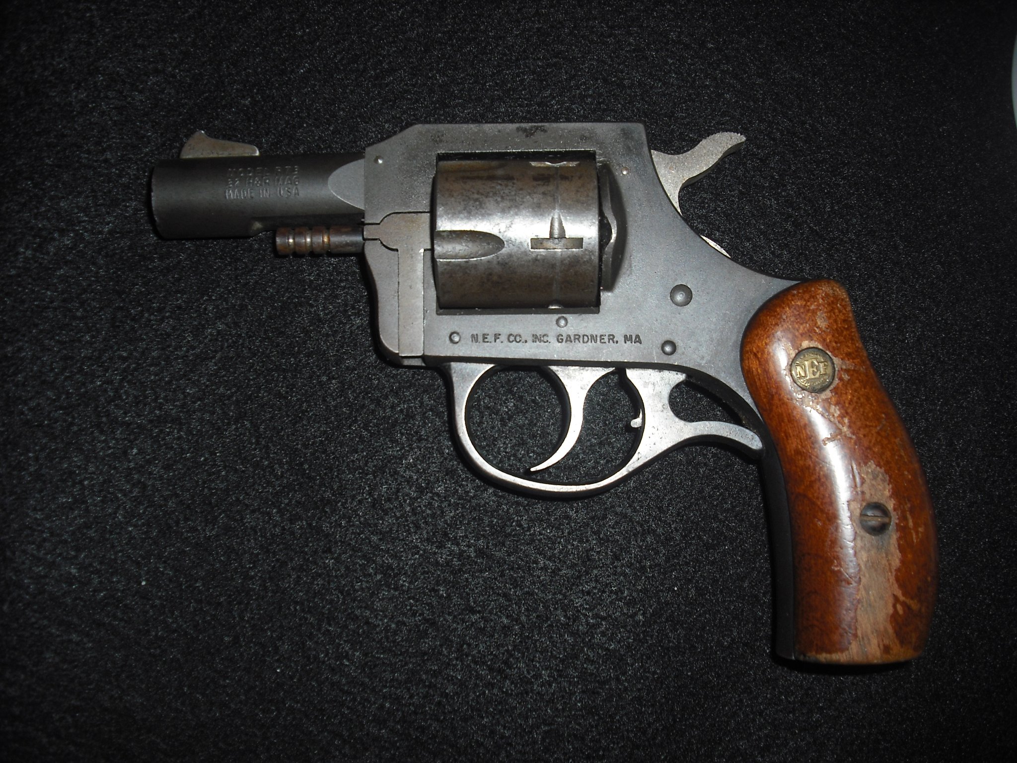 Revolver New England Firearms Co.