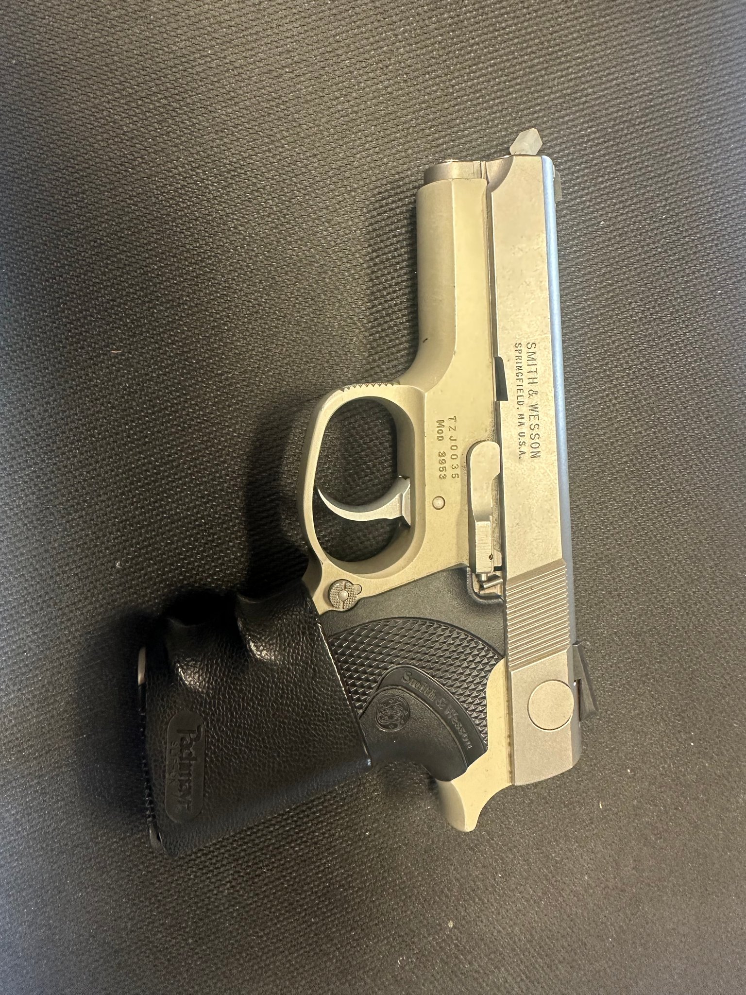 Smith & Wesson 3953