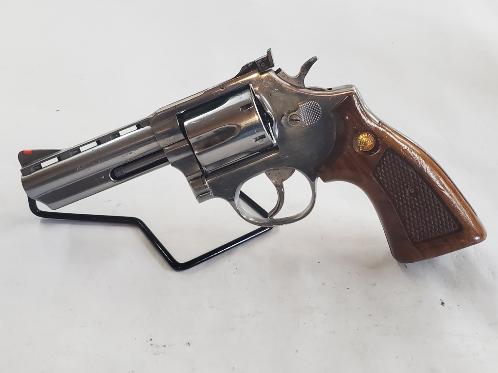 Taurus 689