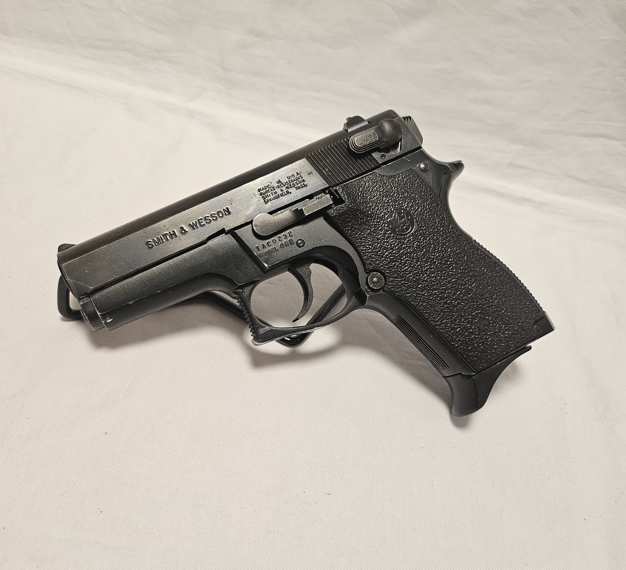 Smith & Wesson 469