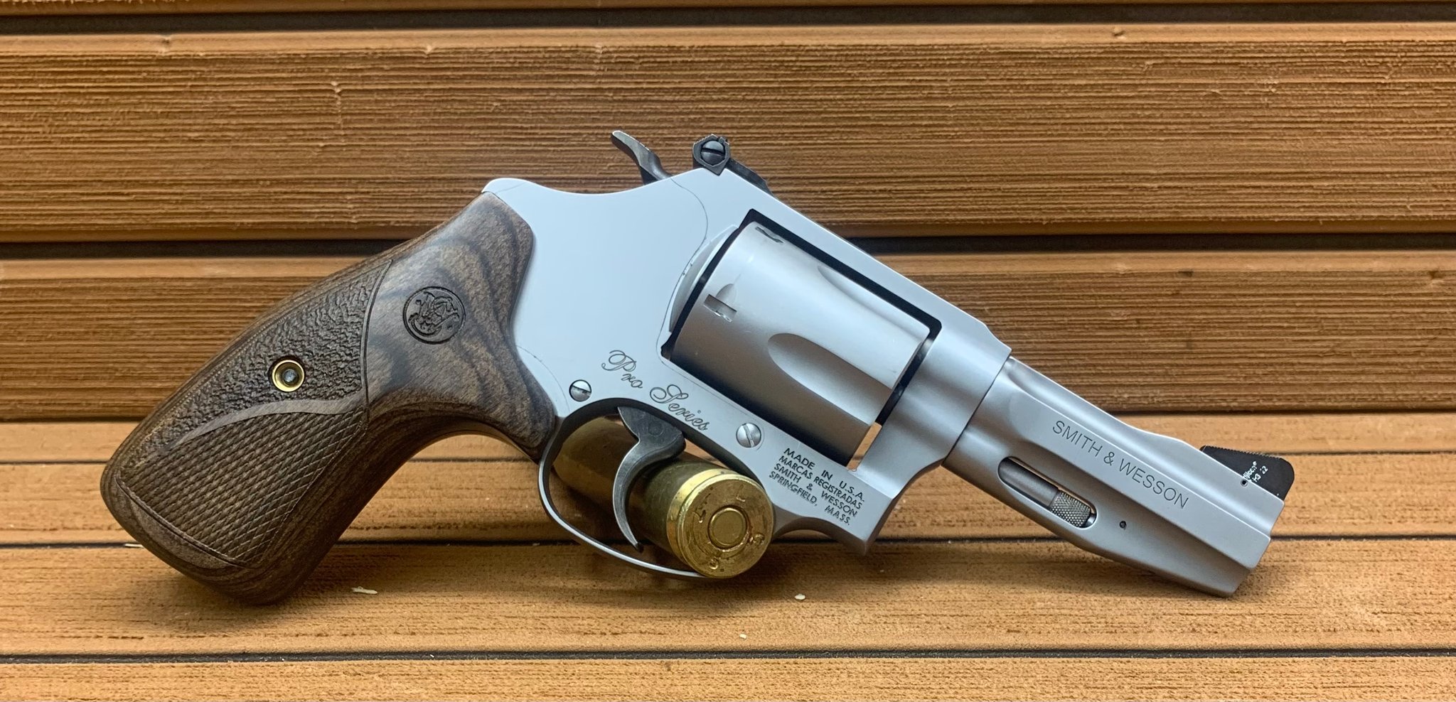 Smith & Wesson 60-15 Pro Series