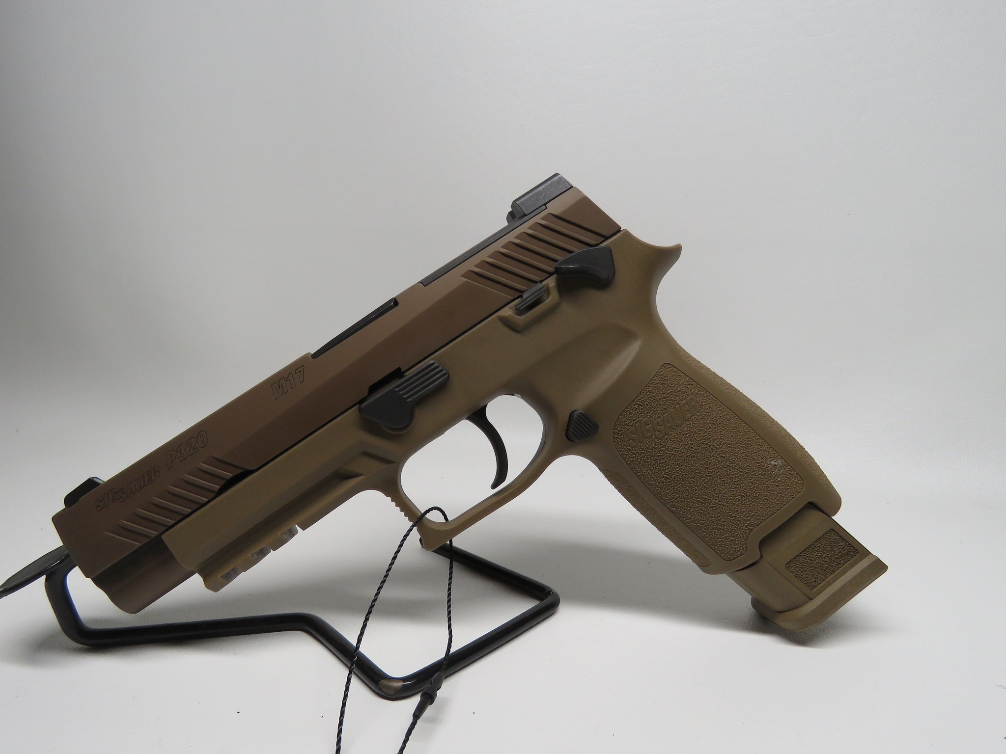 Sig Sauer P320 M17