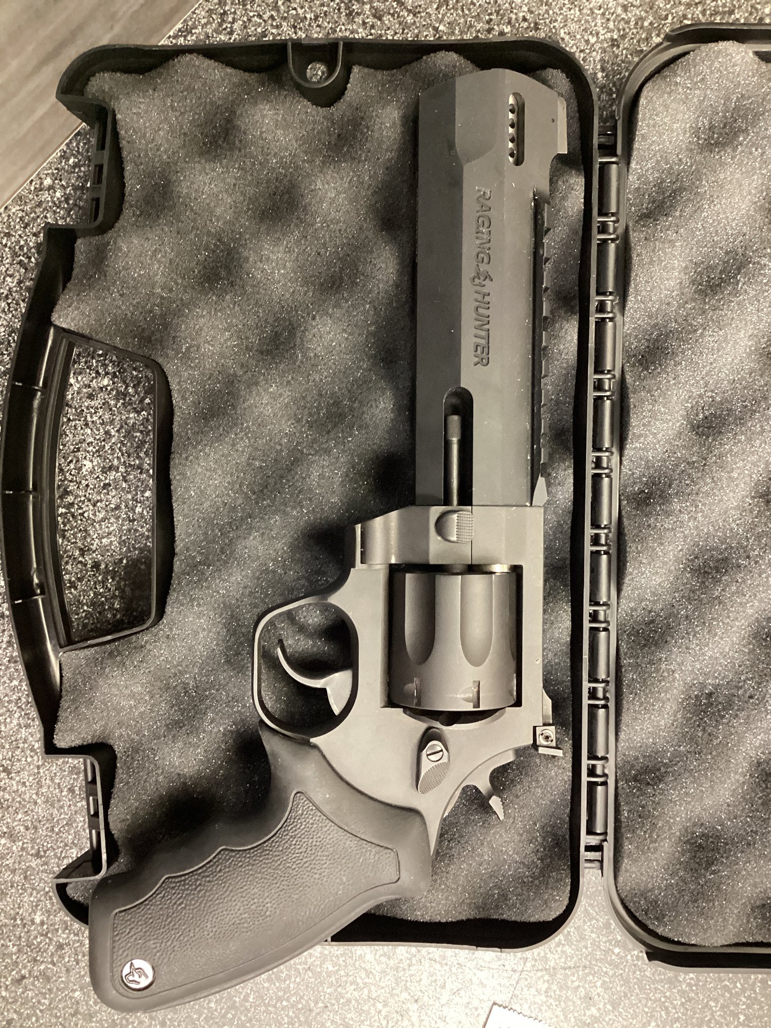 Taurus Raging Hunter