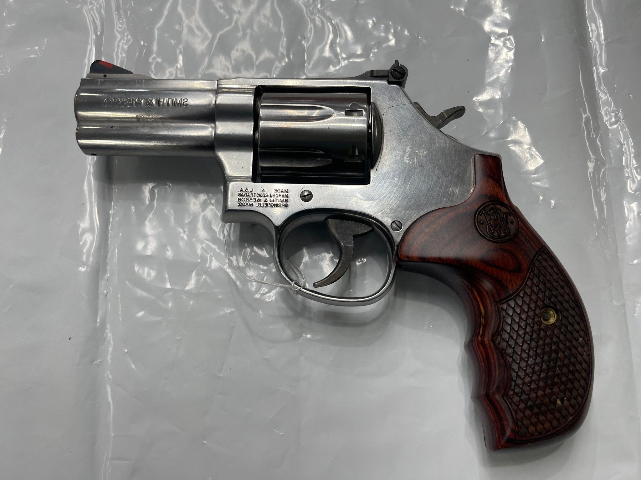 ECOM00444204 SMITH & Wesson Model 686-6 Plus ECOM00444204 535491