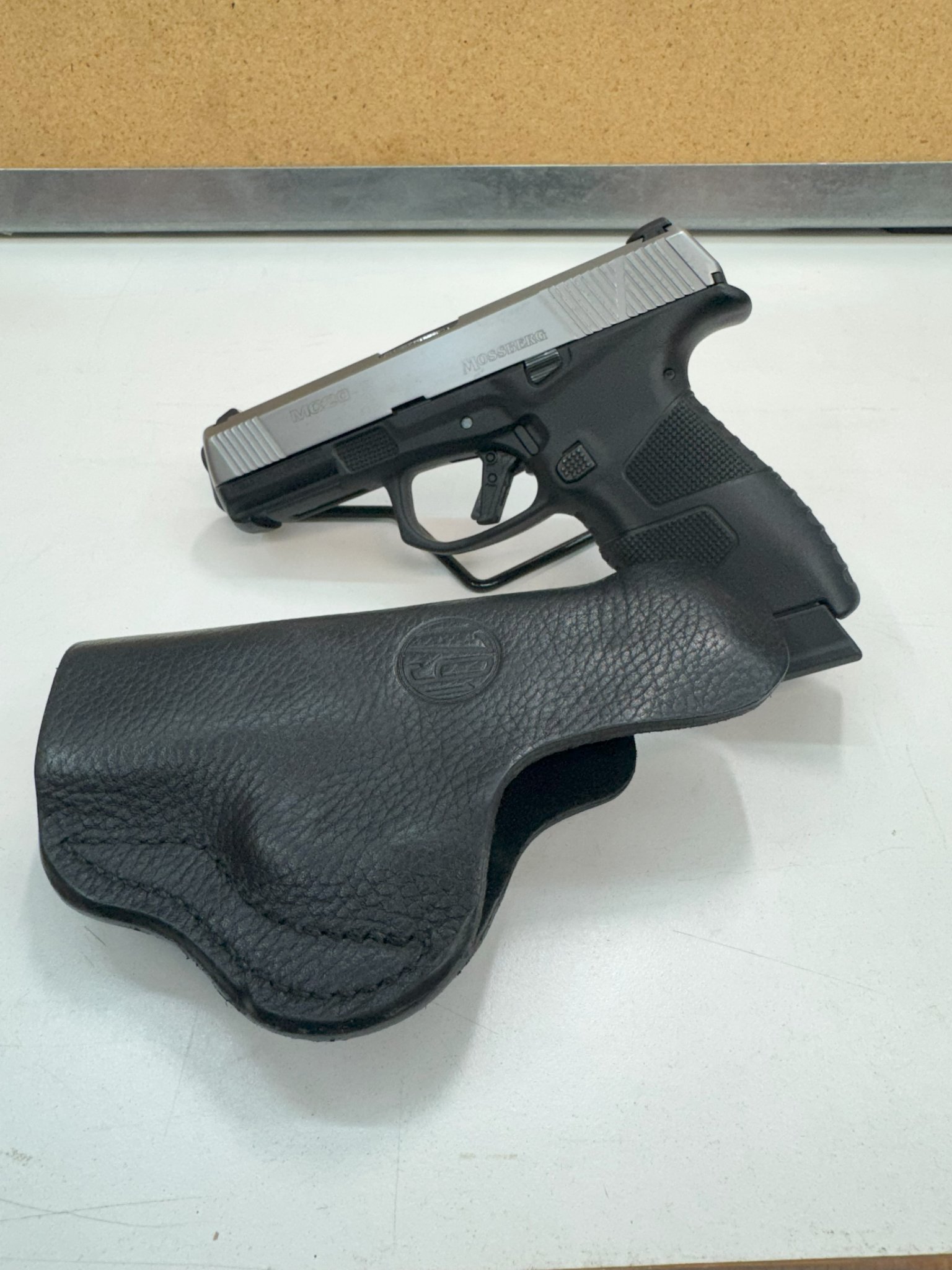 Mossberg Mc2c Stainless Two-tone