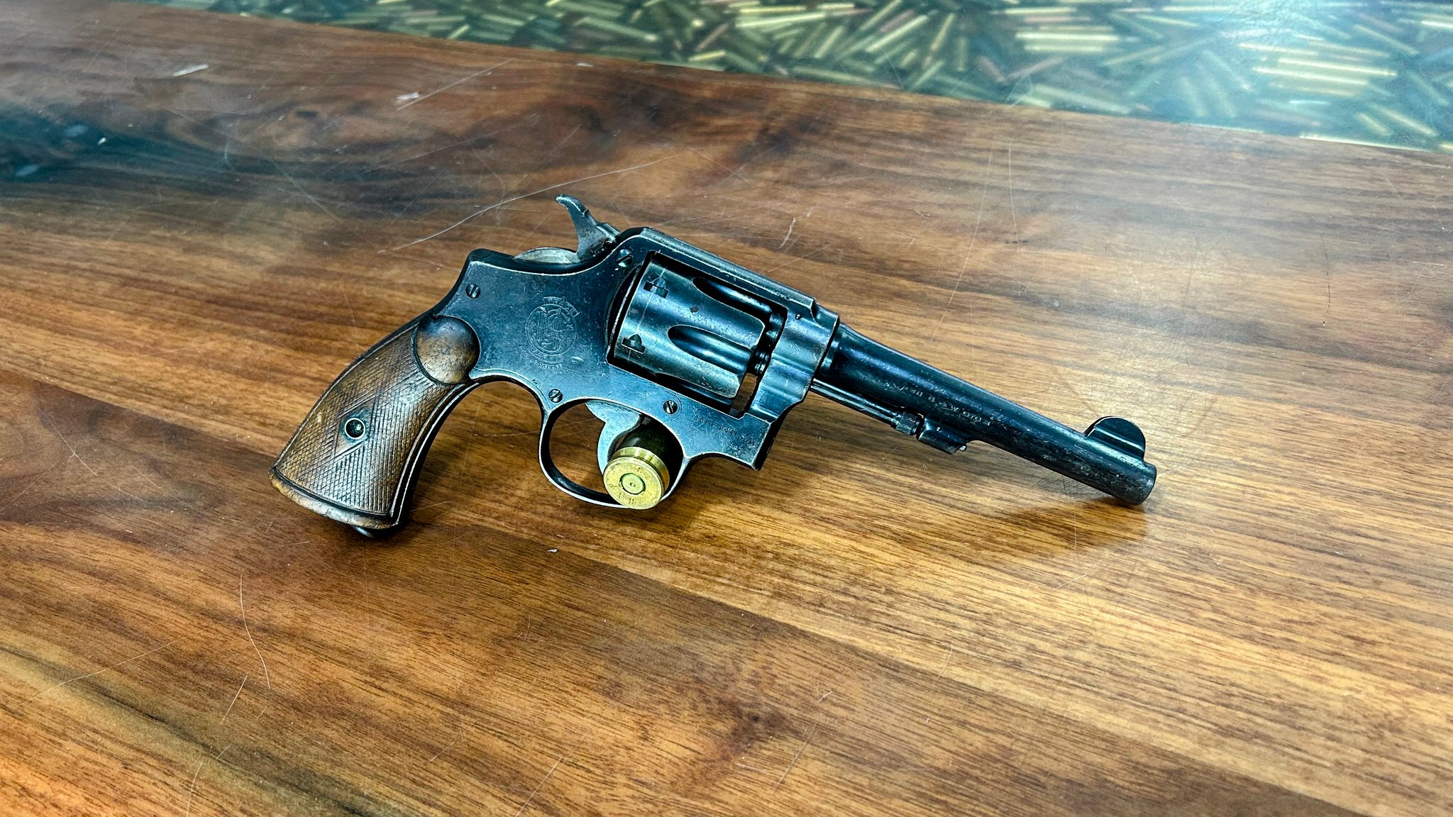 Smith & Wesson V