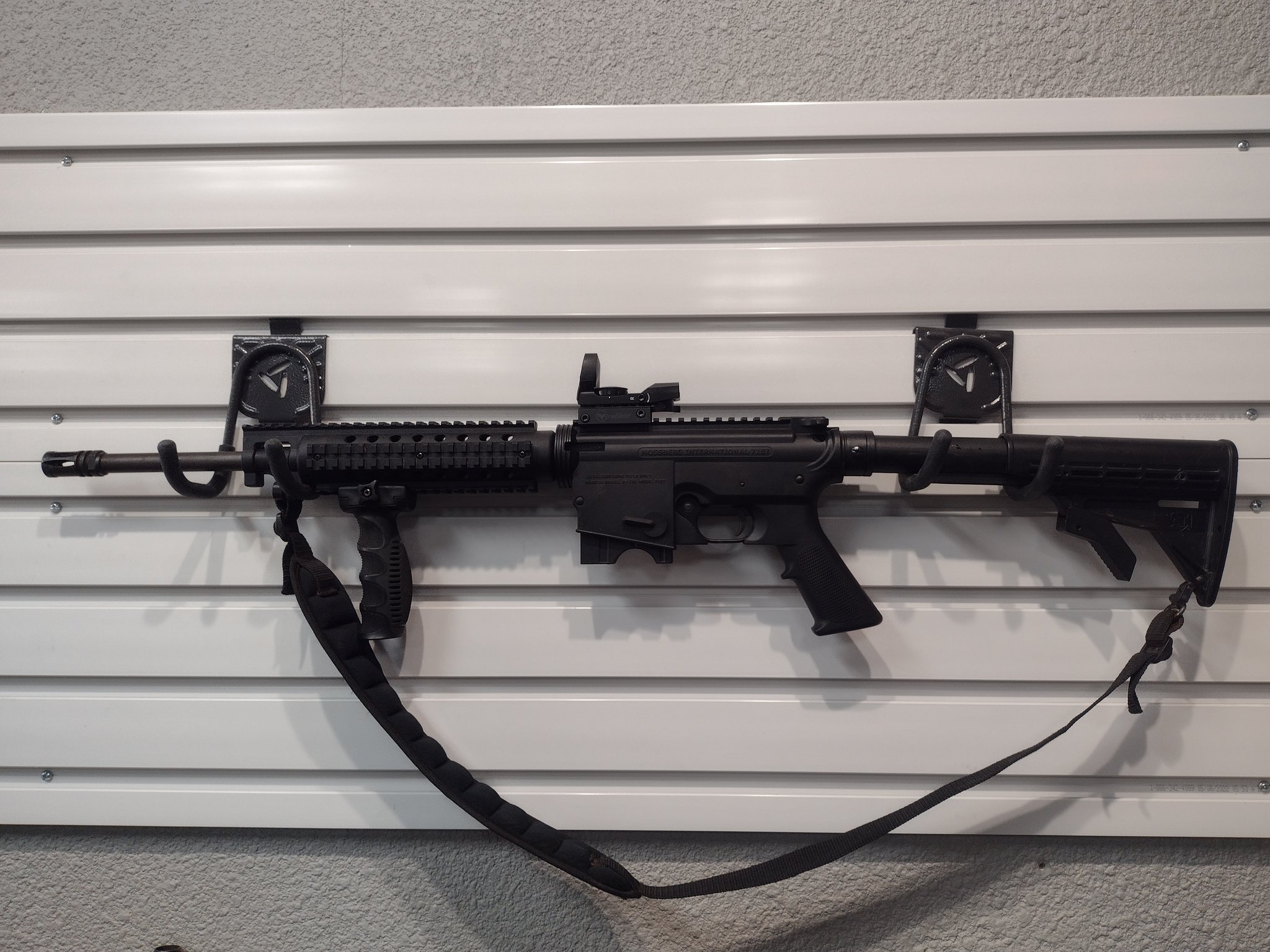 Mossberg International 715t