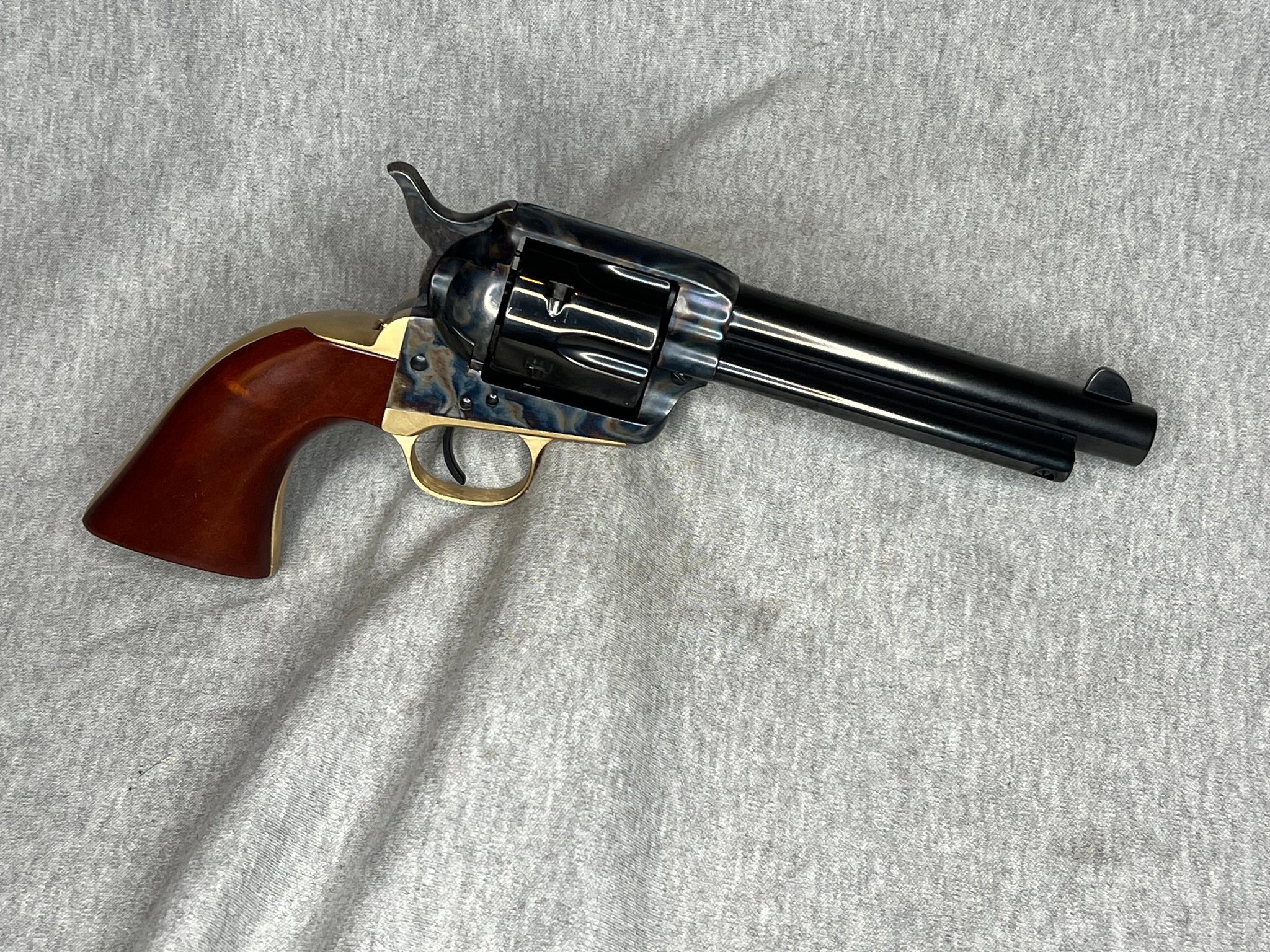 Revolver Taylor's & Co.