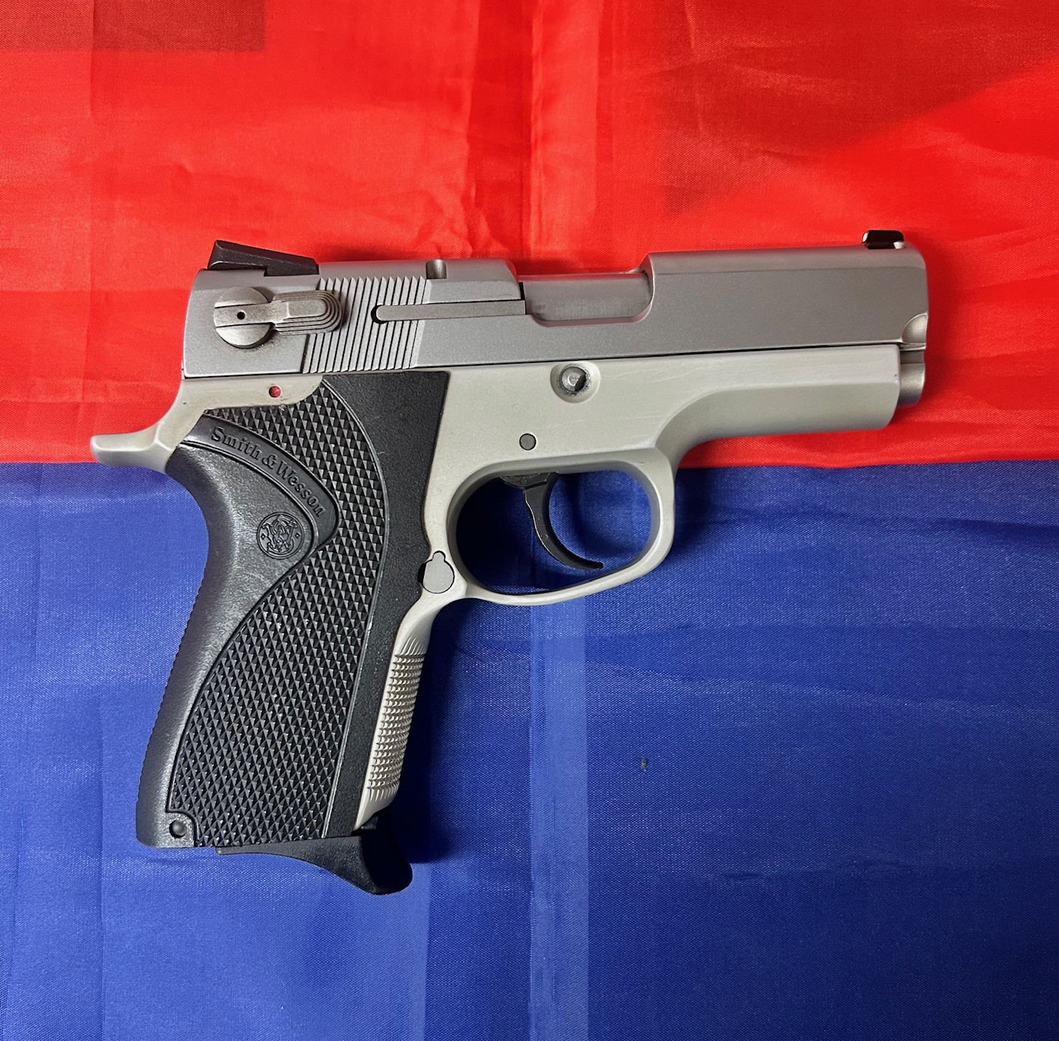 Smith & Wesson 4013tsw