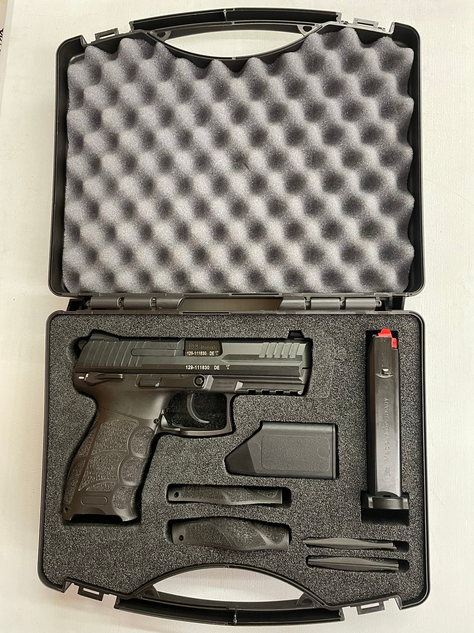 HECKLER & KOCH P30 right-side profile in case