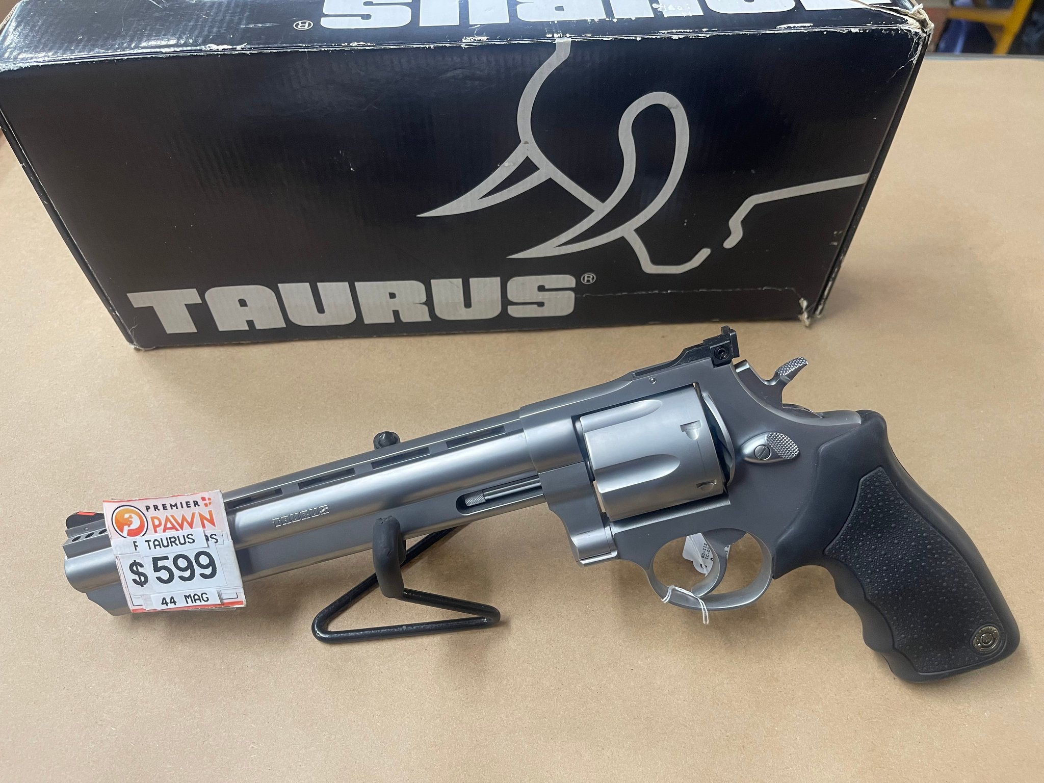 Taurus 0370