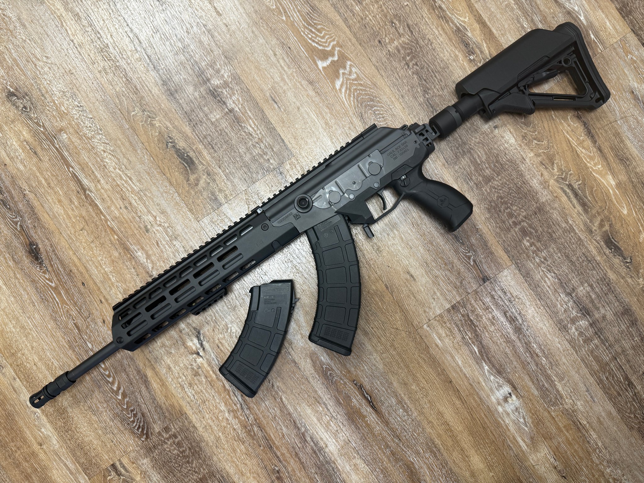 Semi Auto Iwi
