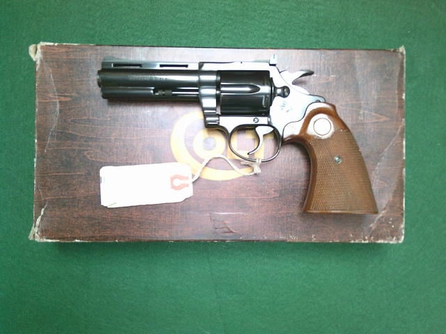 Colt 1976 Diamondback