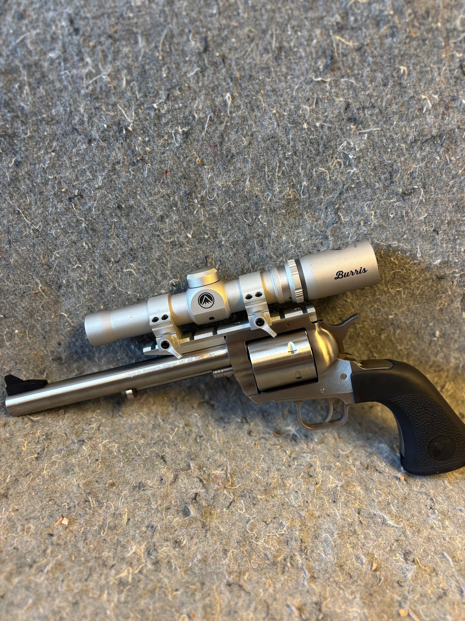 MAGNUM Research Big Frame Revolver ECOM00458544 552257