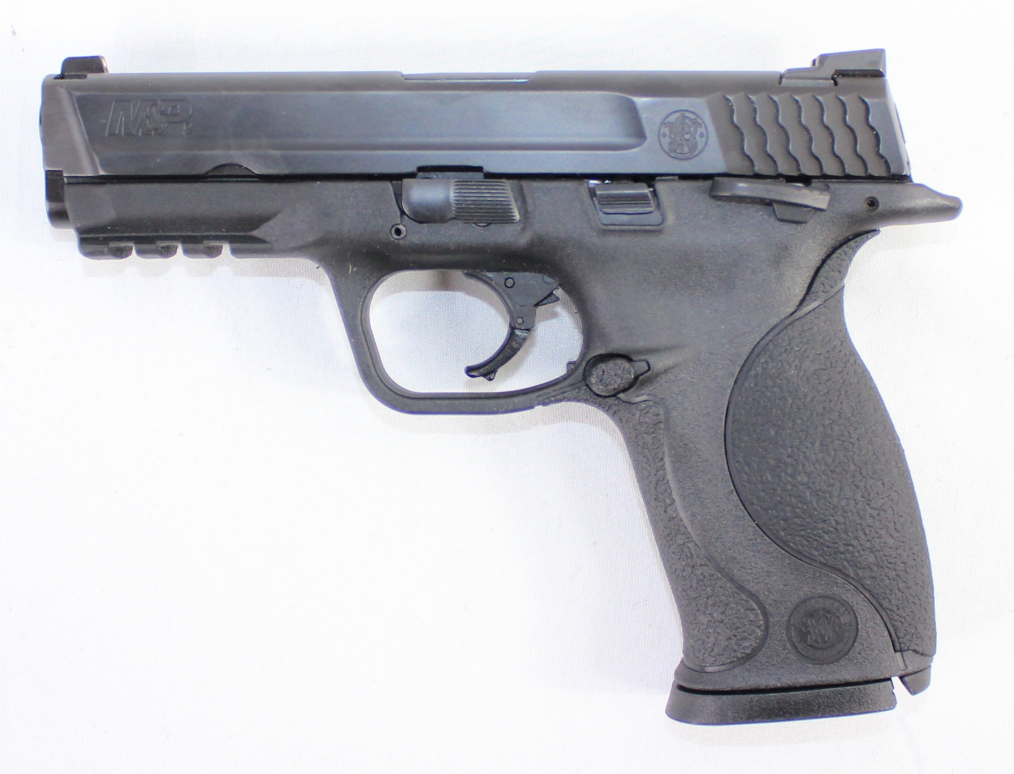 Smith & Wesson M&p 9 Full-size 9mm 4.5" Barrel Ts 17+1 2-mags