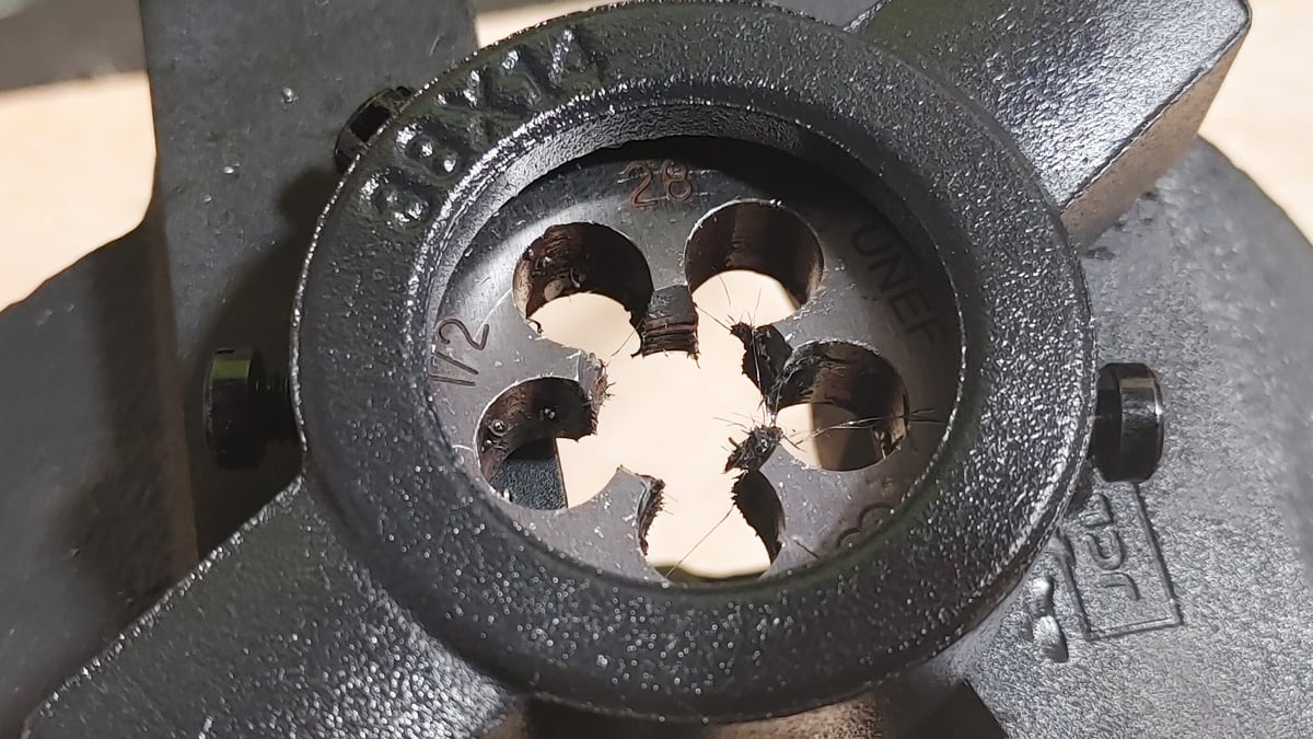thread cutter