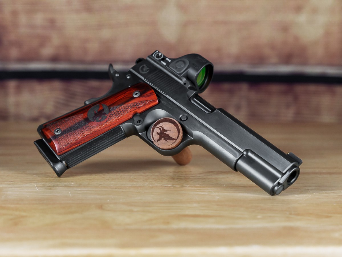 Nighthawk Classic Government profile view showing slide and sights