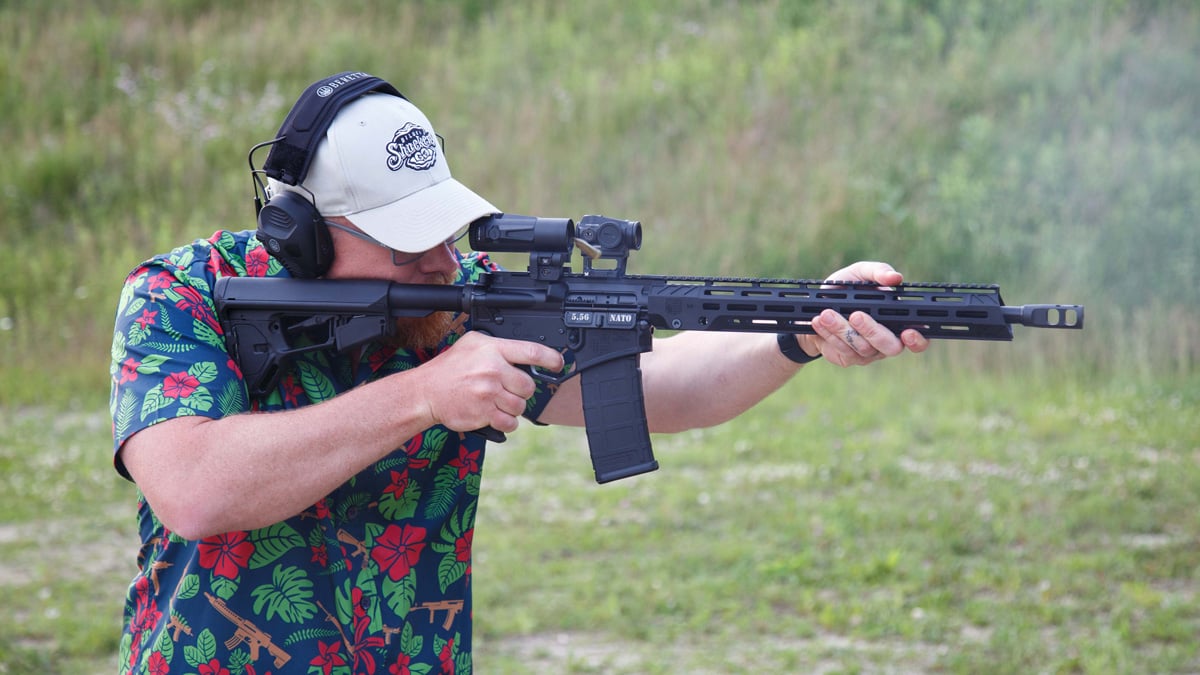 shooting Diamondback DB-15 Diamond Series rifle