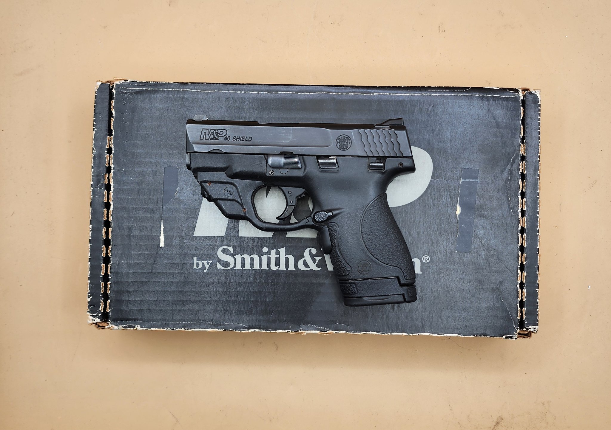 SMITH & WESSON M&P40 SHIELD